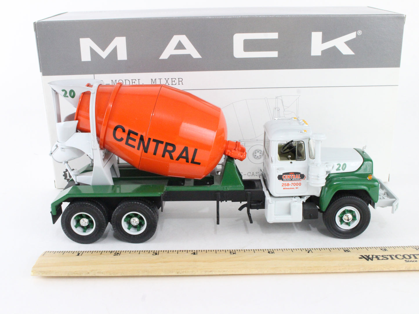 Mack R-Model Mixer Central Ready Mixed First Gear 1:34 Model 19-2632