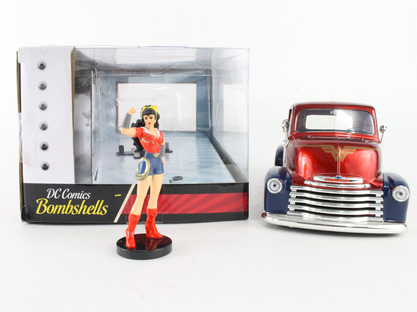 Wonder Woman And 1952 Chevy COE Pickup DC Bombshells Jada 1:24 Scale Model 30453