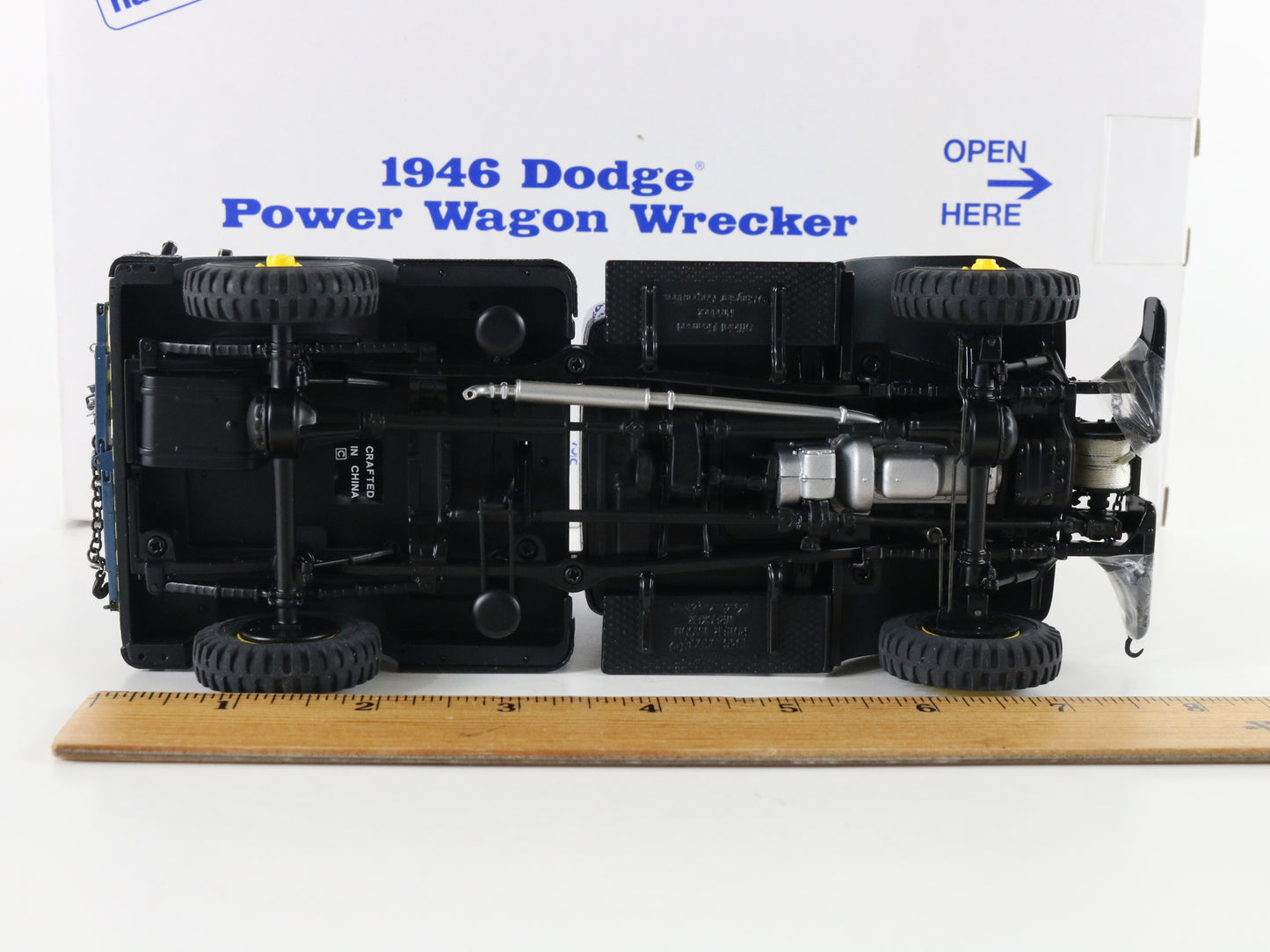 1946 Dodge Power Wagon Wrecker DM Service Blue Danbury Mint 1:24 Model Car