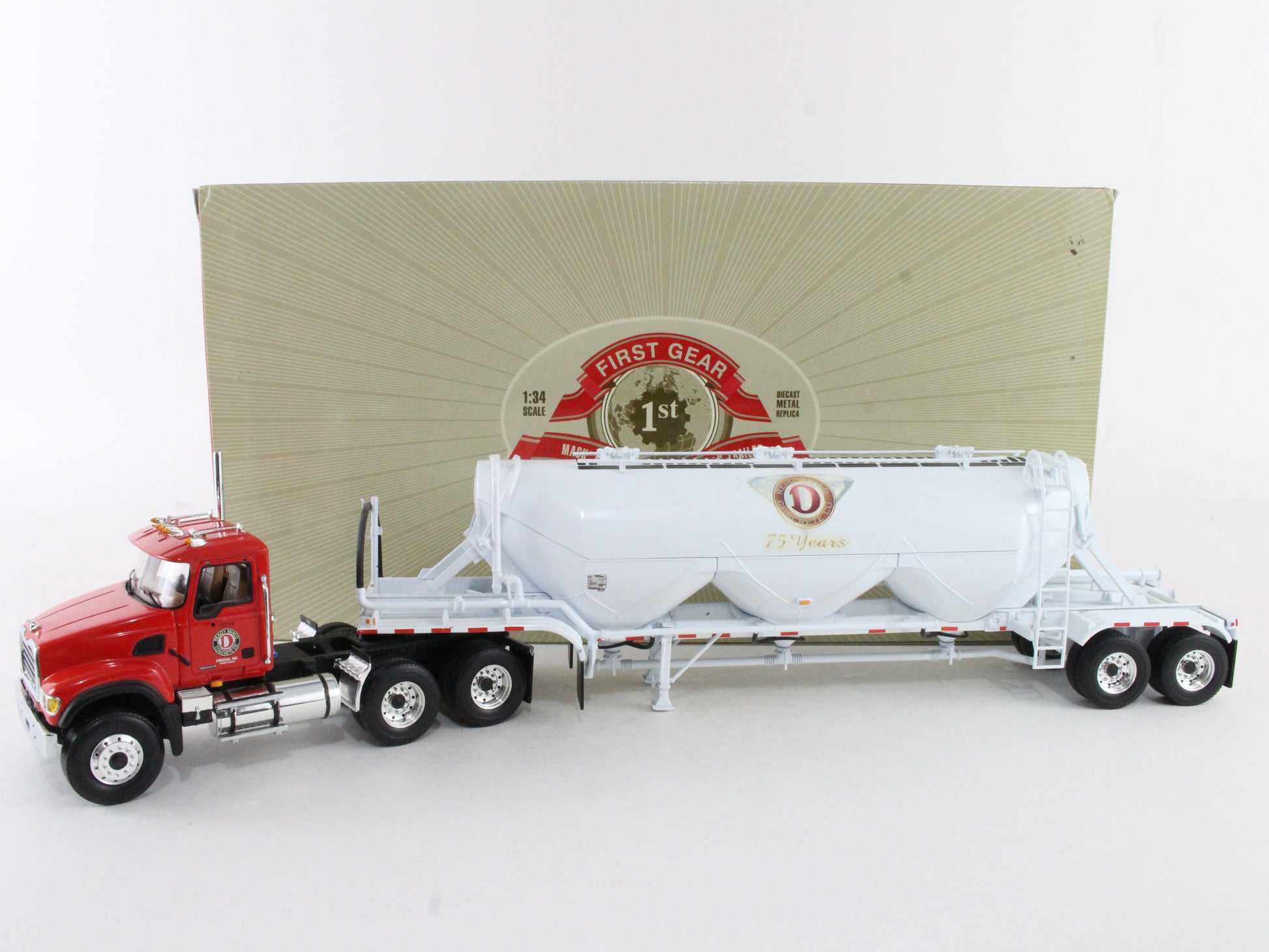 Mack Granite Heil Dry Bulk Trailer Ready Mixed Concrete First Gear 1:34 10-3510