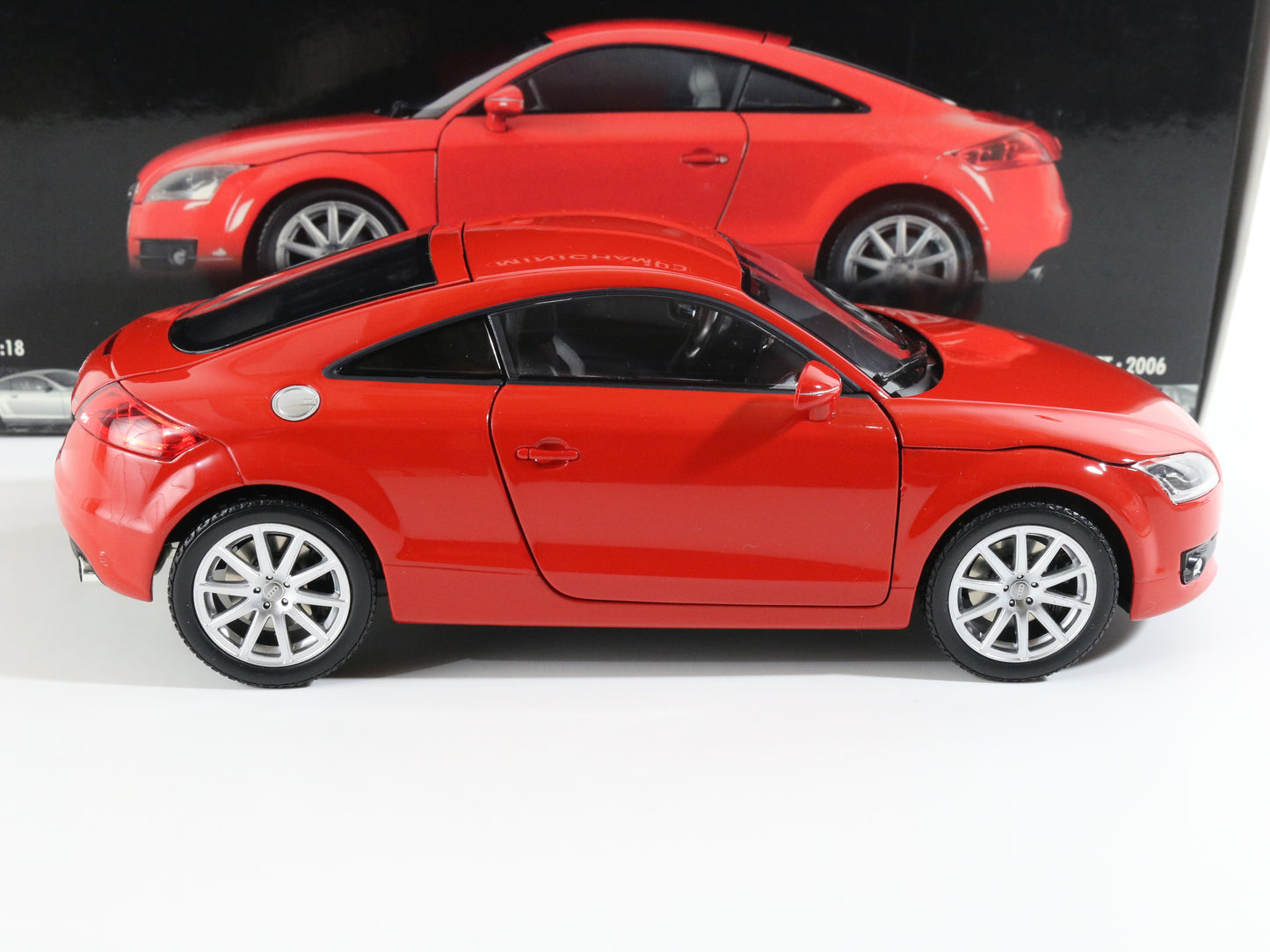 diecast model car 2006 Audi TT Roadster Minichamps 1:18