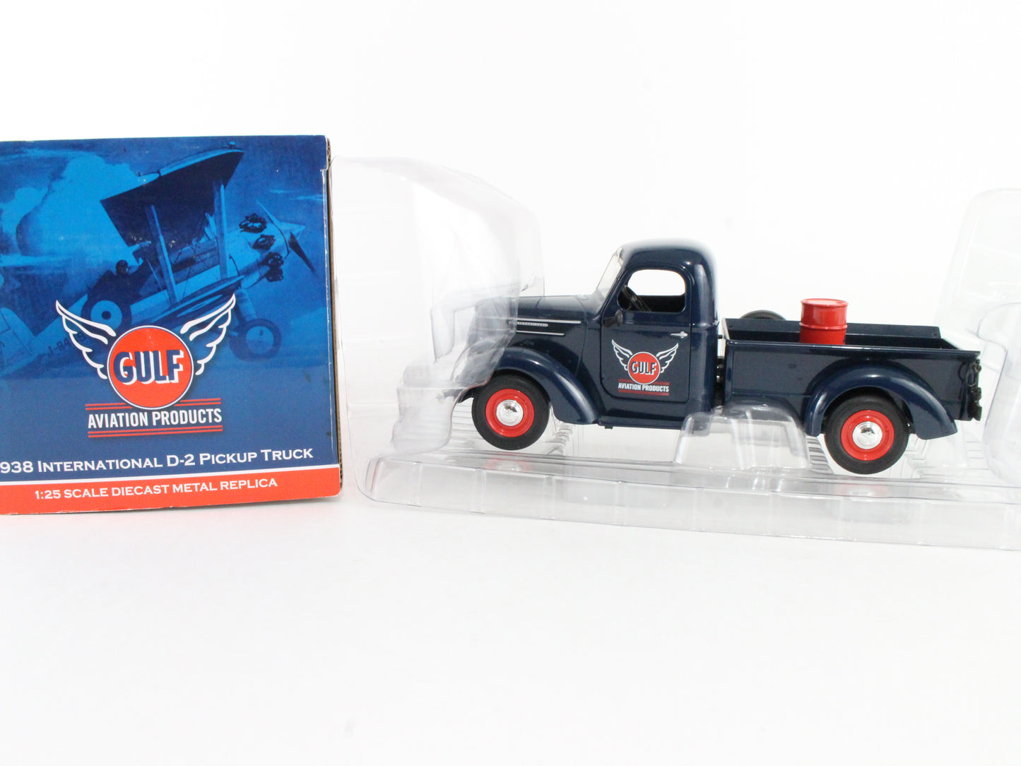 1938 International D-2 Pickup Truck Gulf Aviation First Gear 1:25 Scale 49-0312