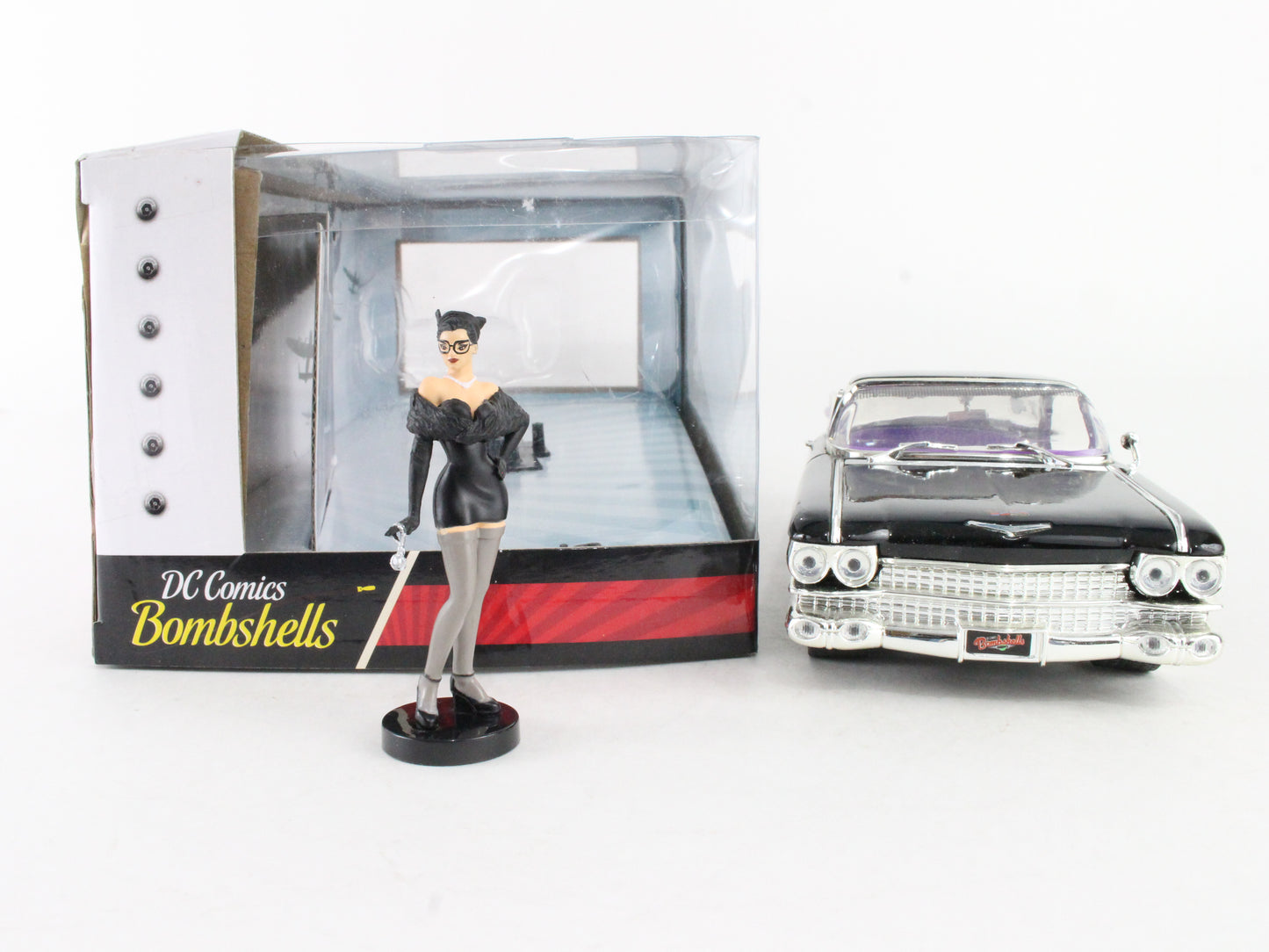 Catwoman & 1959 Cadillac Coupe Deville Jada 1:24 Scale Model 30458