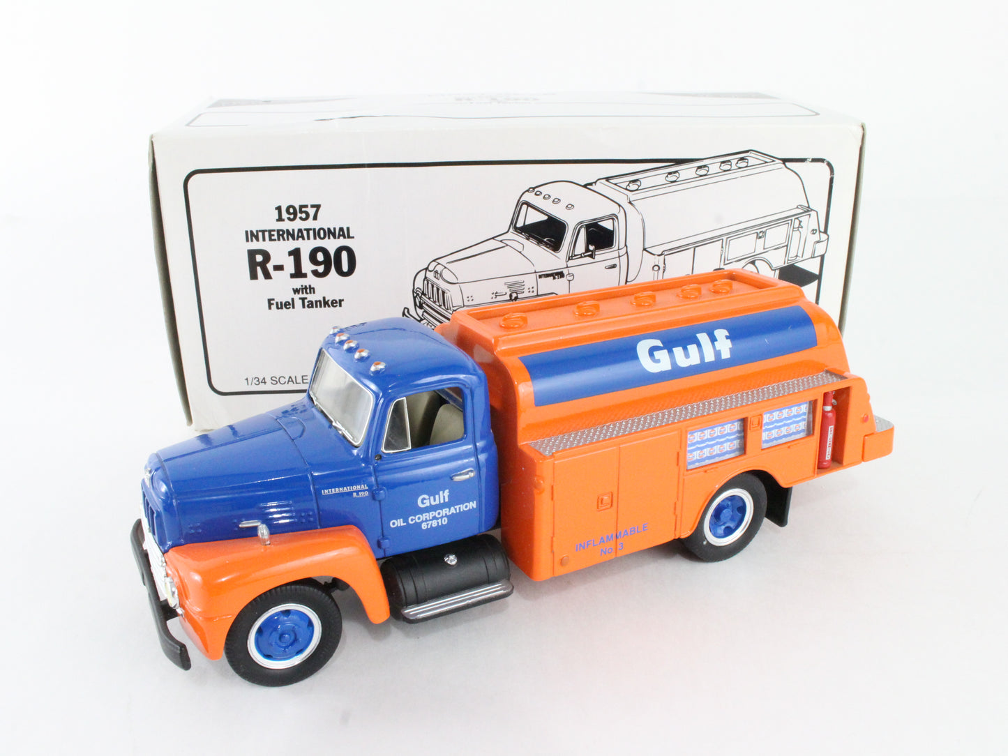 1957 International R-190 W/ Fuel Tanker Gulf Oil First Gear 1:34 Model 29-1335