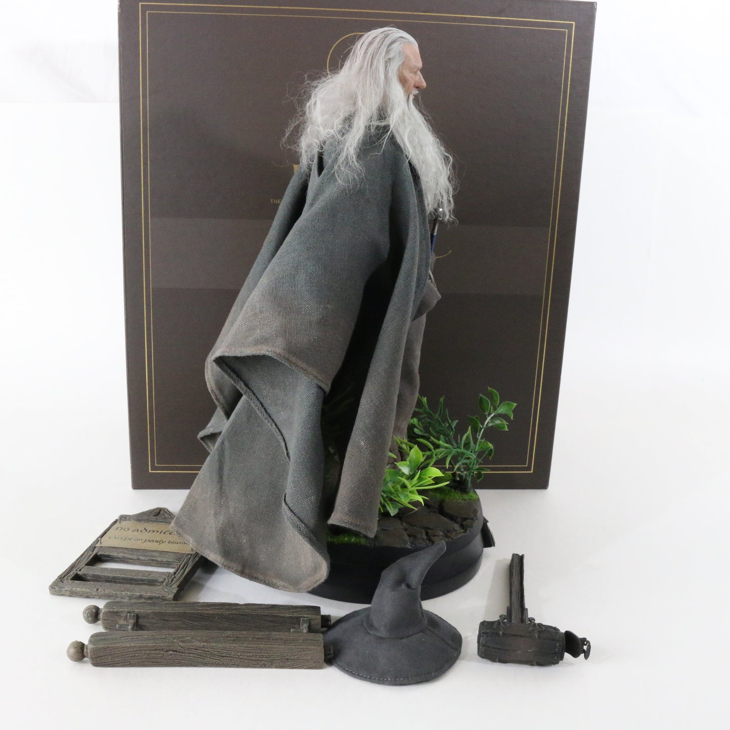 Gandalf The Grey Lord Of The Rings LOTR Crown Asmus 1:6 Figure W/ Boxes