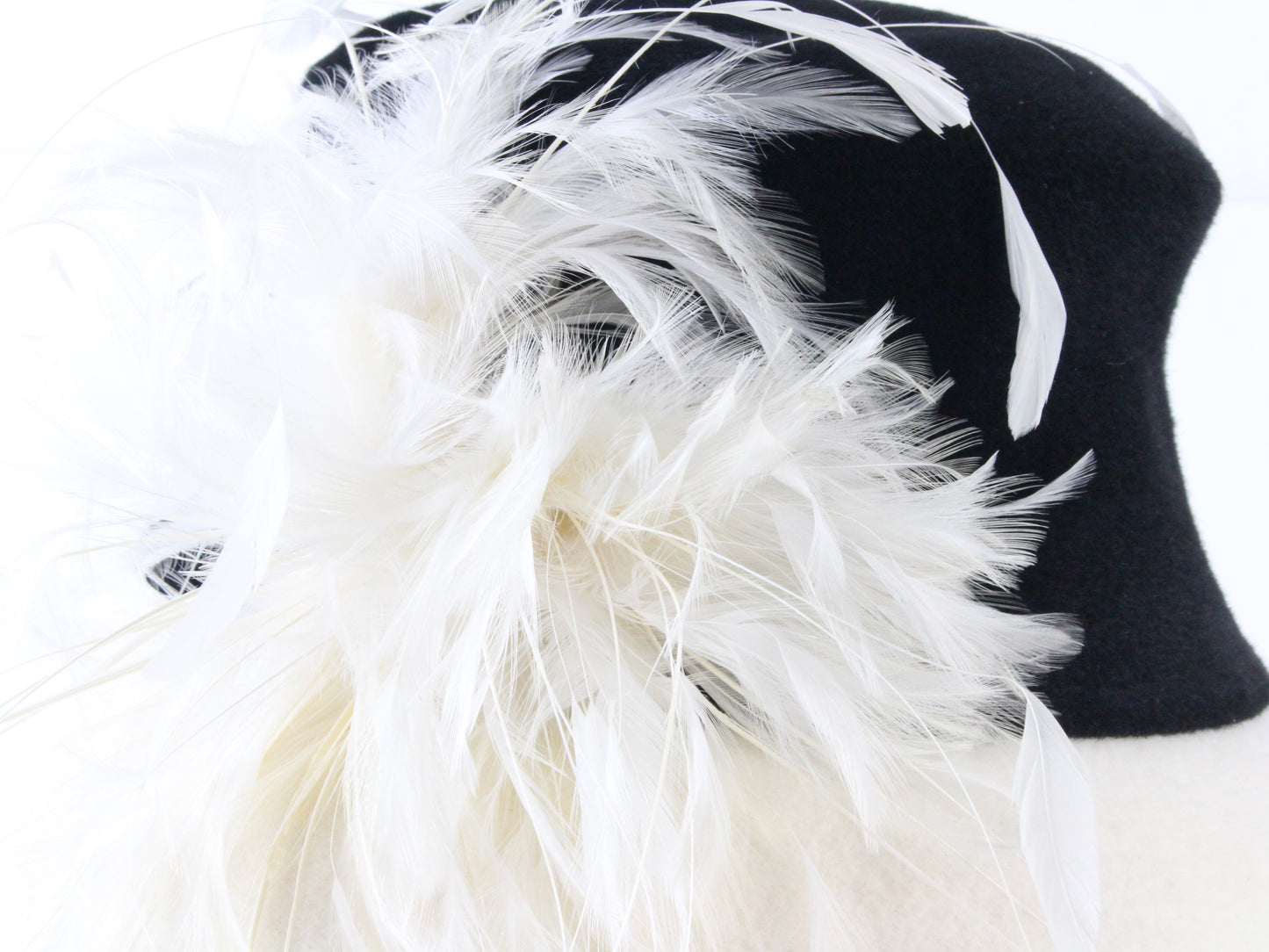 Peter Bettley Ladies Black and White Rabbit Fur Felt Hat W/ Feathers 7 1/8 57cm