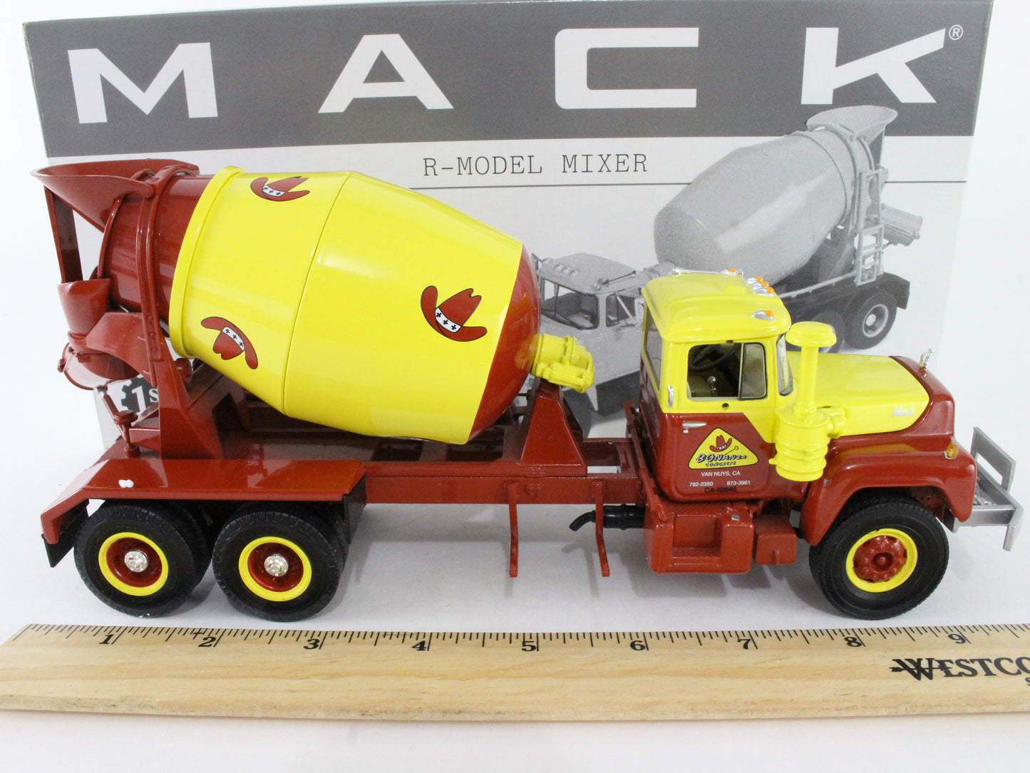 Mack R-Model Mixer Bonanza Concrete First Gear 1:34 Model 19-2593