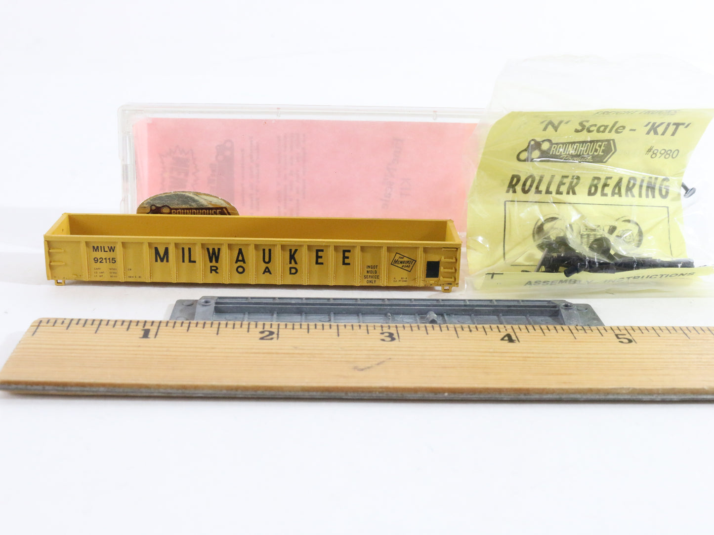 Milwaukee Road MILW 92115 Roundhouse Gondola Car Kit 8406