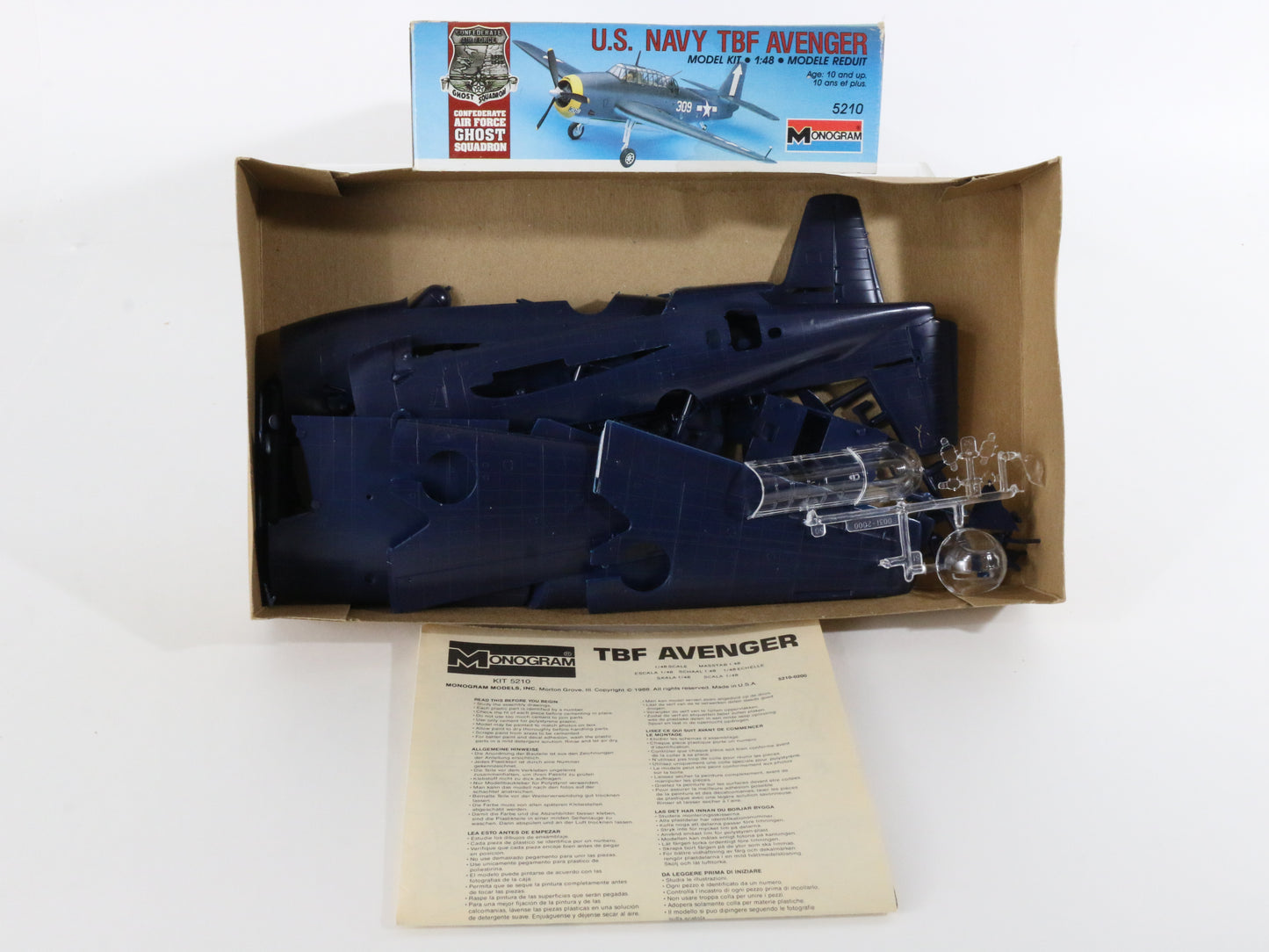 Us Navy TBF Avenger Fighter Plane Monogram Plastic Airplane Kit 1:48 5210