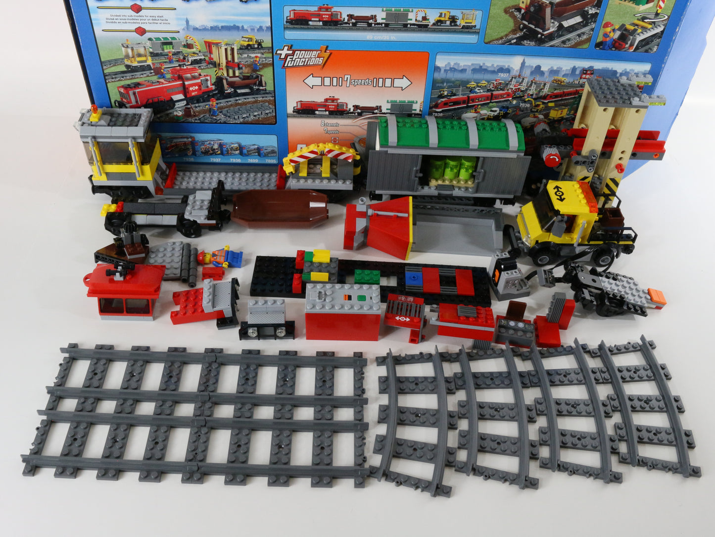 Lego City Red Cargo Train & Track INCOMPLETE SET 3677 W/ Box & Instructions