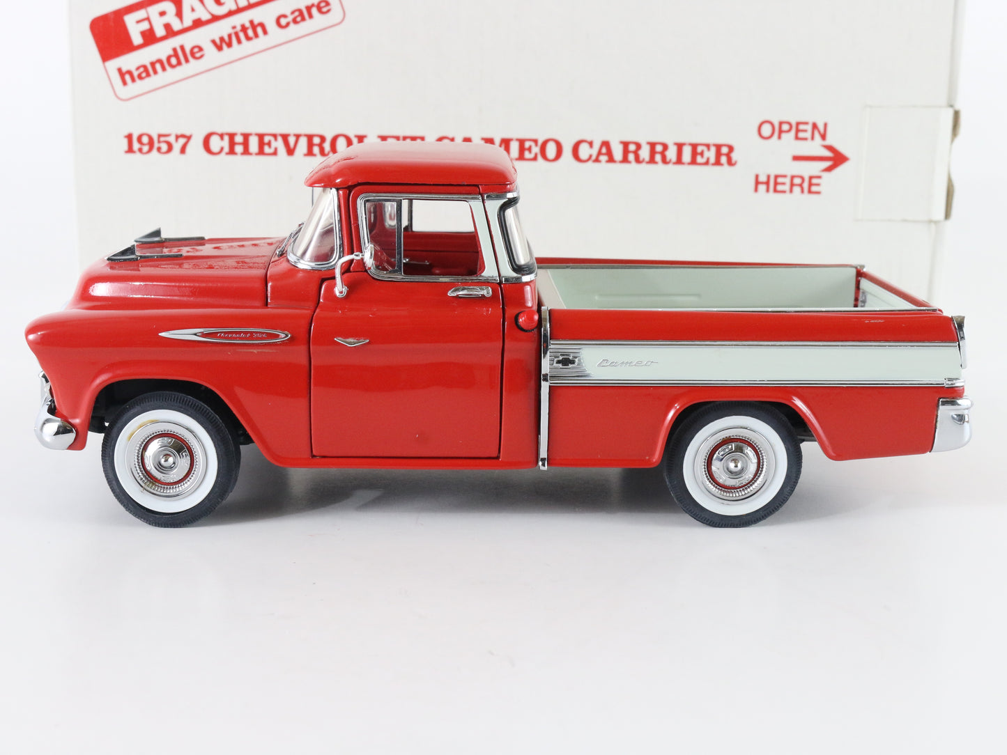 1957 Chevrolet Cameo Carrier Red & White Danbury Mint 1:24 Model Car