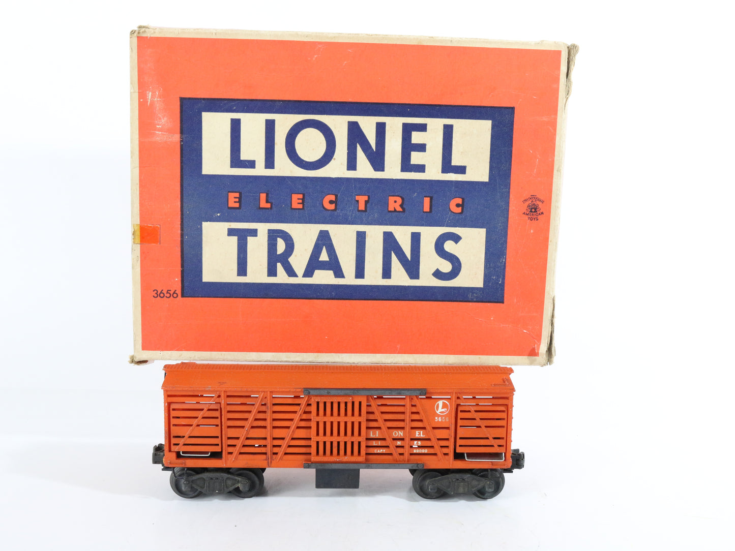 Lionel O Postwar 3656 Orange Operating Cattle Car W/ Box & Stockyard + COWS