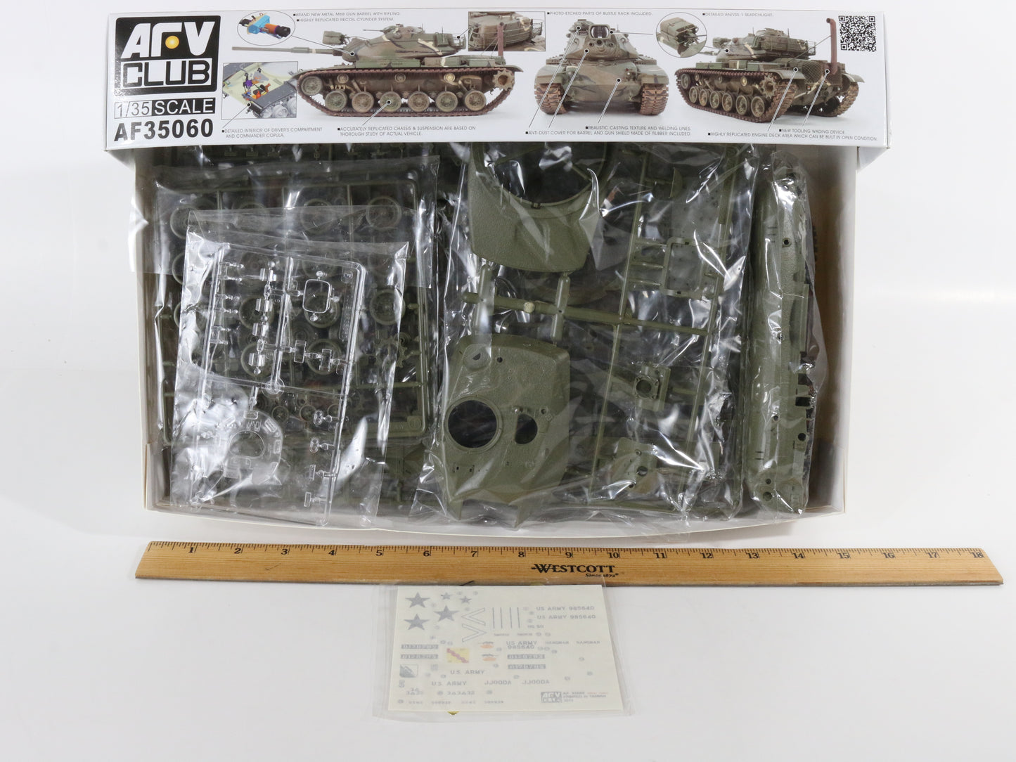 M60a1 Patton Main Battle Tank Military Vehicle Kit ARV Club 1:35 Af35060