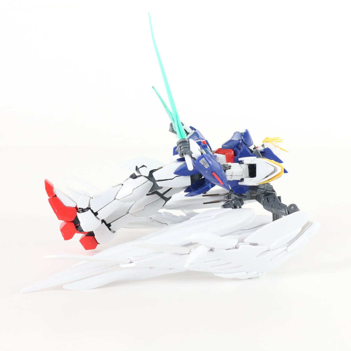 Wing Gundam Zero Ew Rg Mobile Suit Bandai Hobby 1:144 Model BUILT