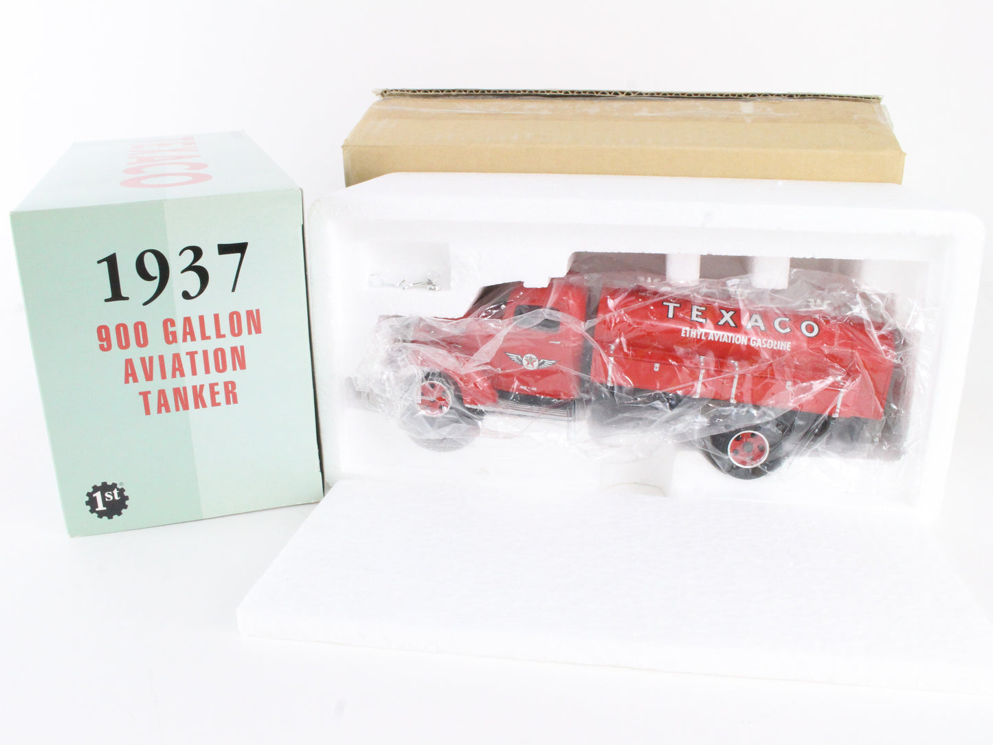 1937 900 Gallon Aviation Tanker Texaco #3 First Gear 1:30 Model 19-2667