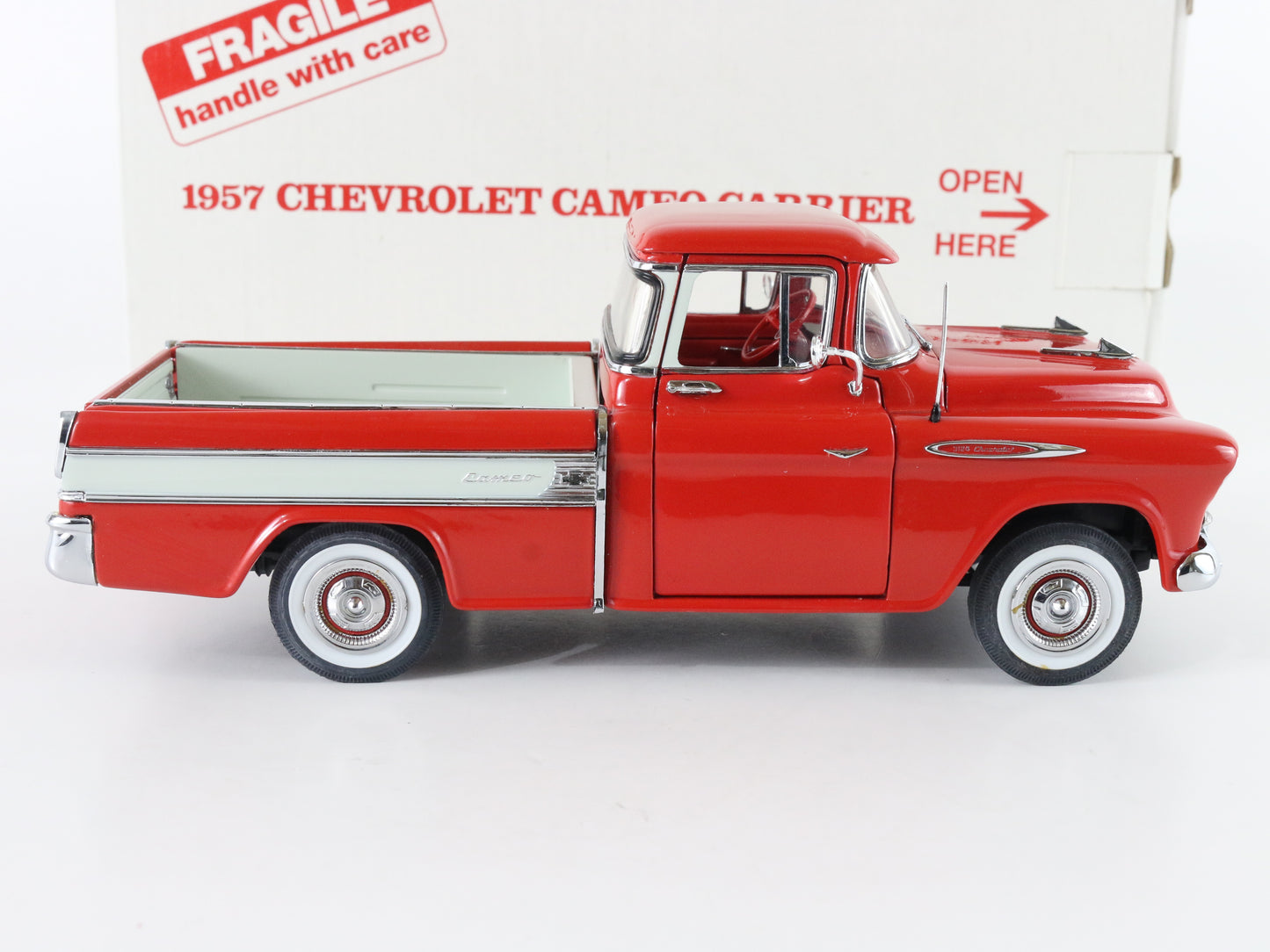 1957 Chevrolet Cameo Carrier Red & White Danbury Mint 1:24 Model Car