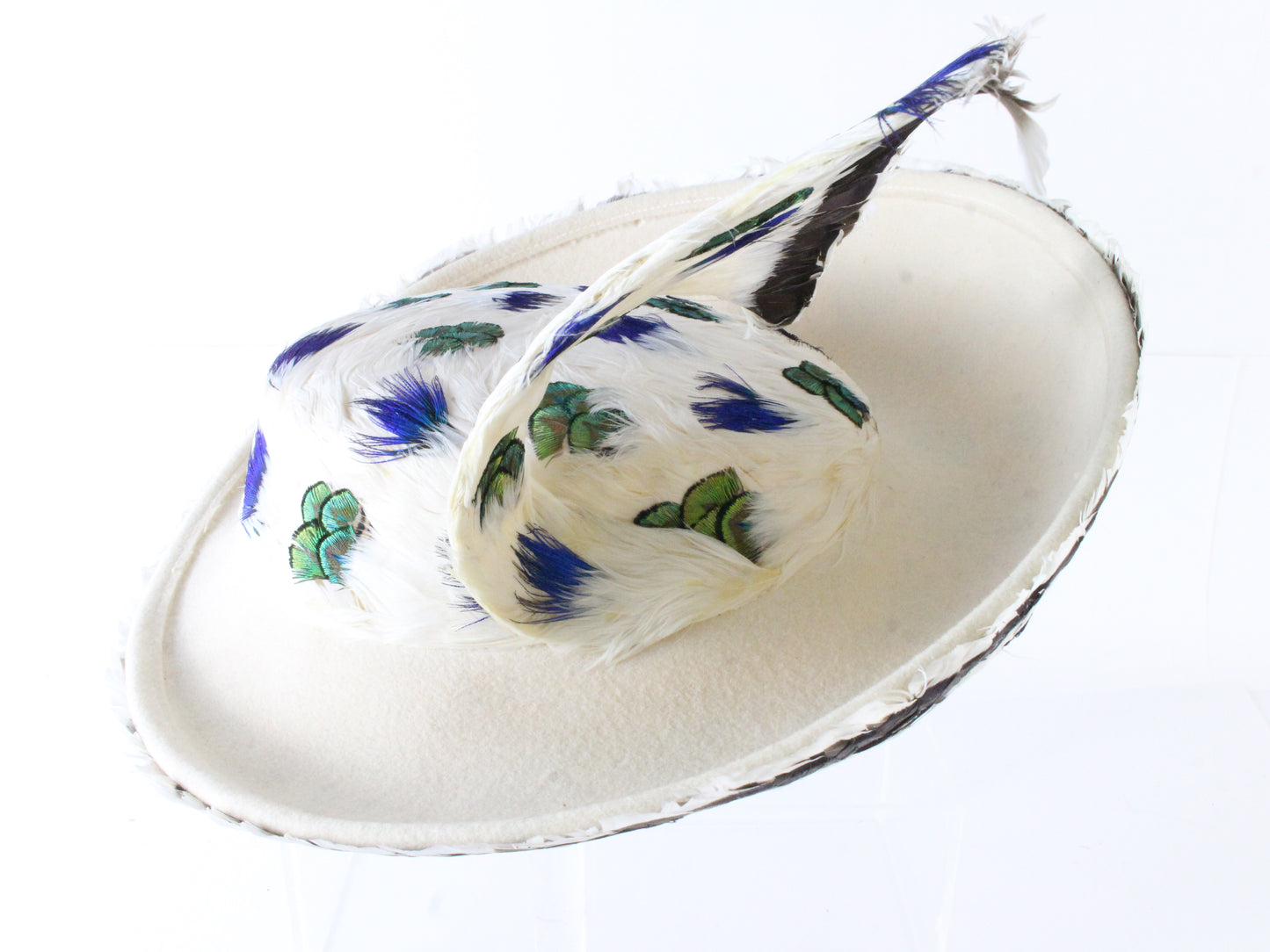 Jack McConnell New York Ladies White Wool Felt Hat W/ Feathers 6 3/4 54cm