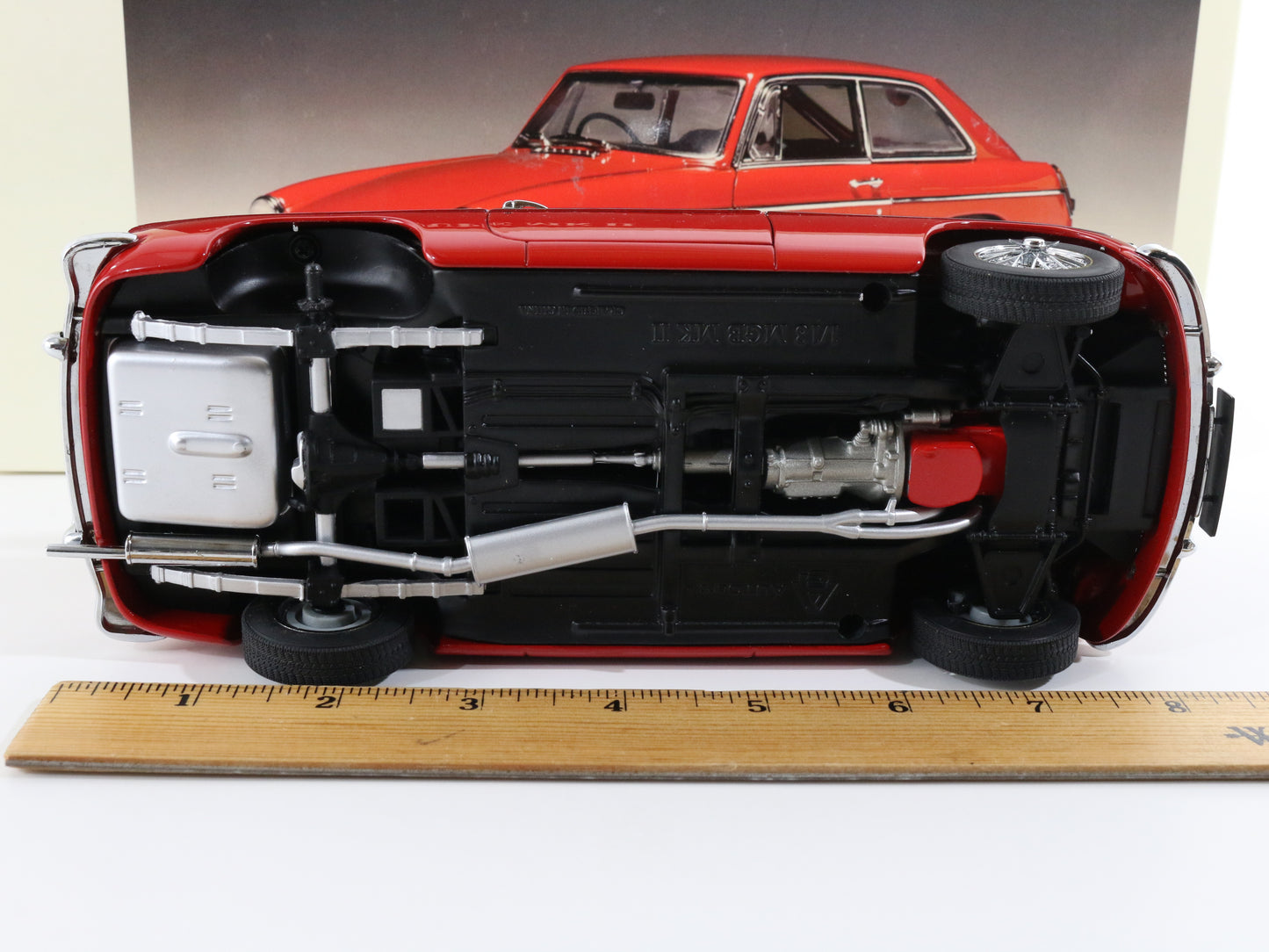 MGB GT Coupe MKII 69 Red Autoart Millennium 1:18 Scale Model Car 76601