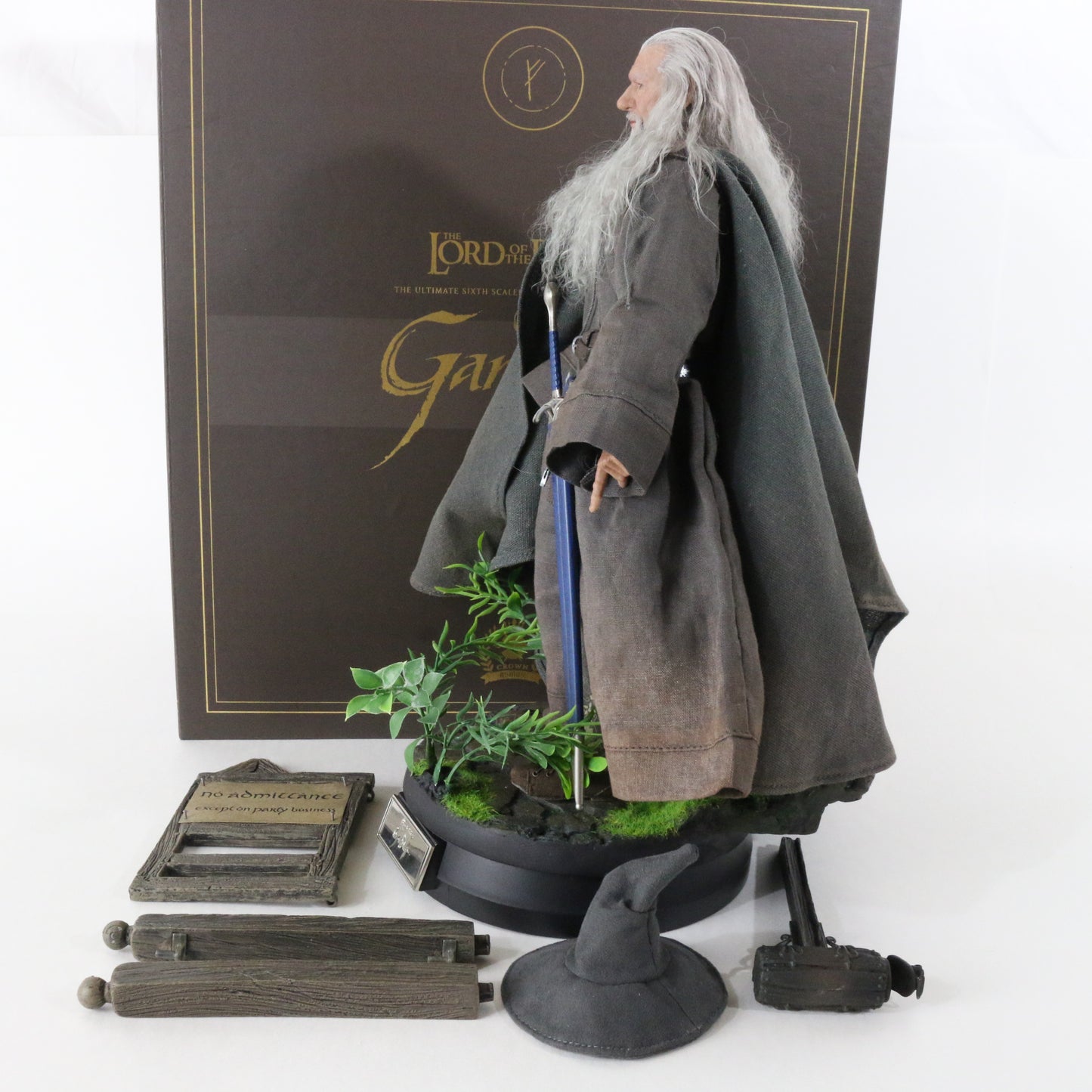 Gandalf The Grey Lord Of The Rings LOTR Crown Asmus 1:6 Figure W/ Boxes