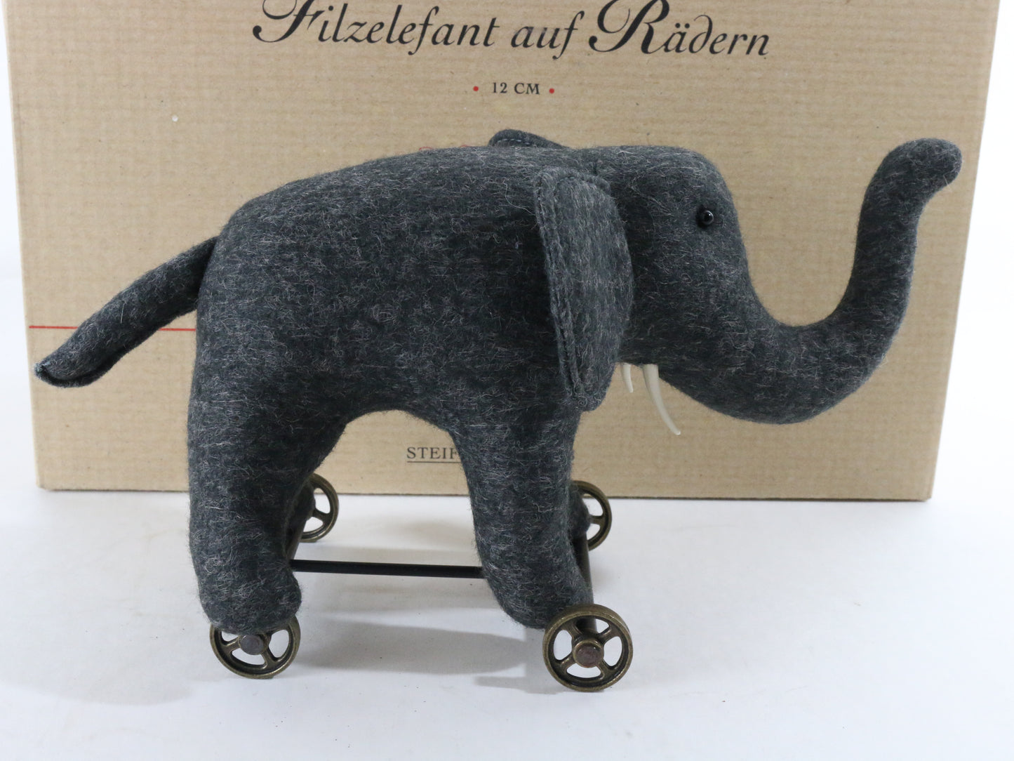 Steiff Felt Elephant On Wheels FILZELEFANT 2004 Club Edition + Box Animal 01676