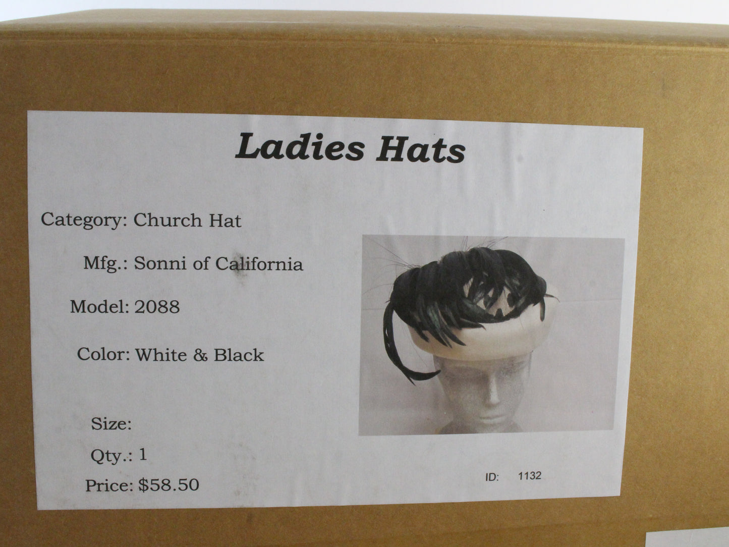 Sonni of California Ladies White and Black Wool Felt Hat W/ Feathers 7 1/8 57cm