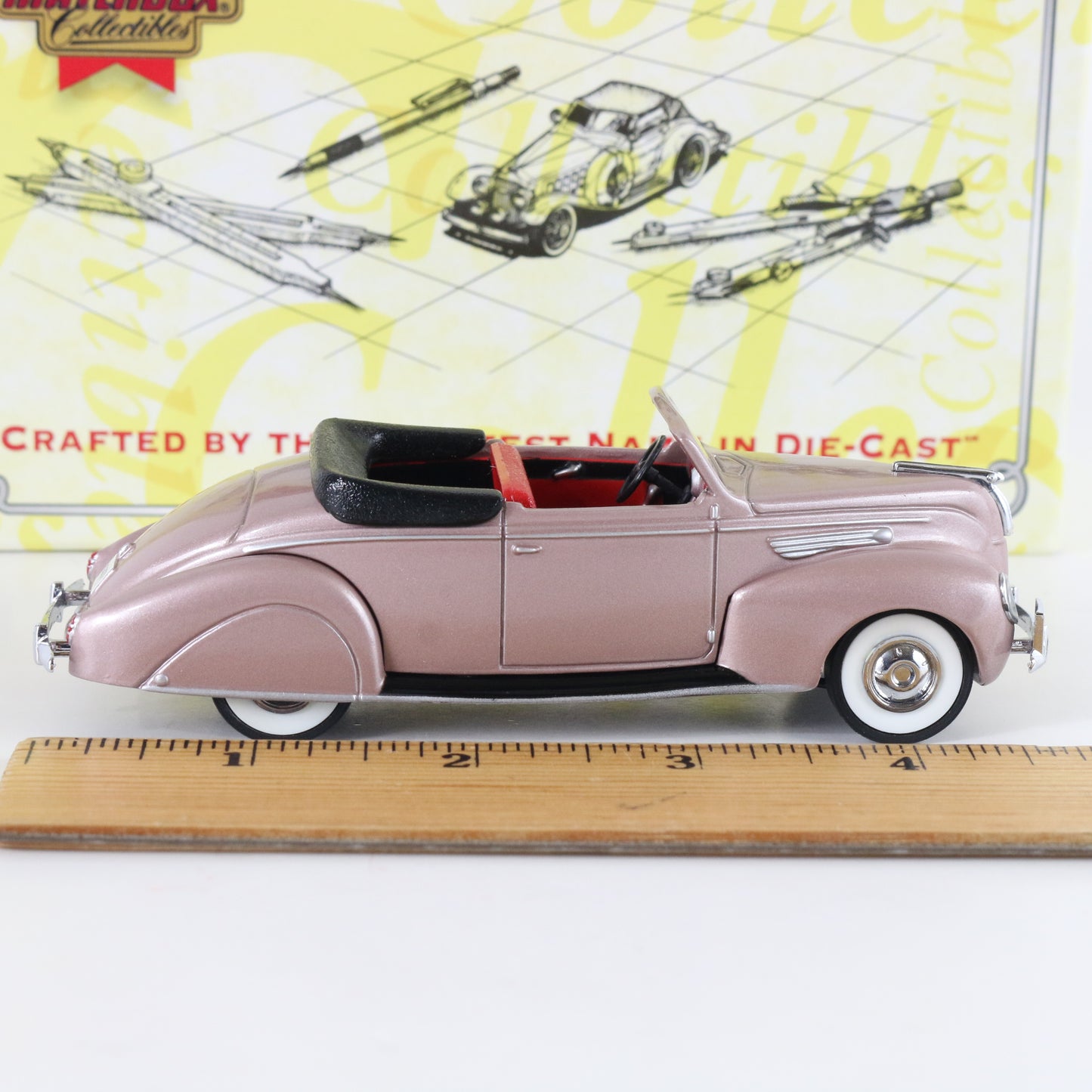 1938 Lincoln Zephyr Rich & Famous Cars Dinky Matchbox 1:43 Dym35180