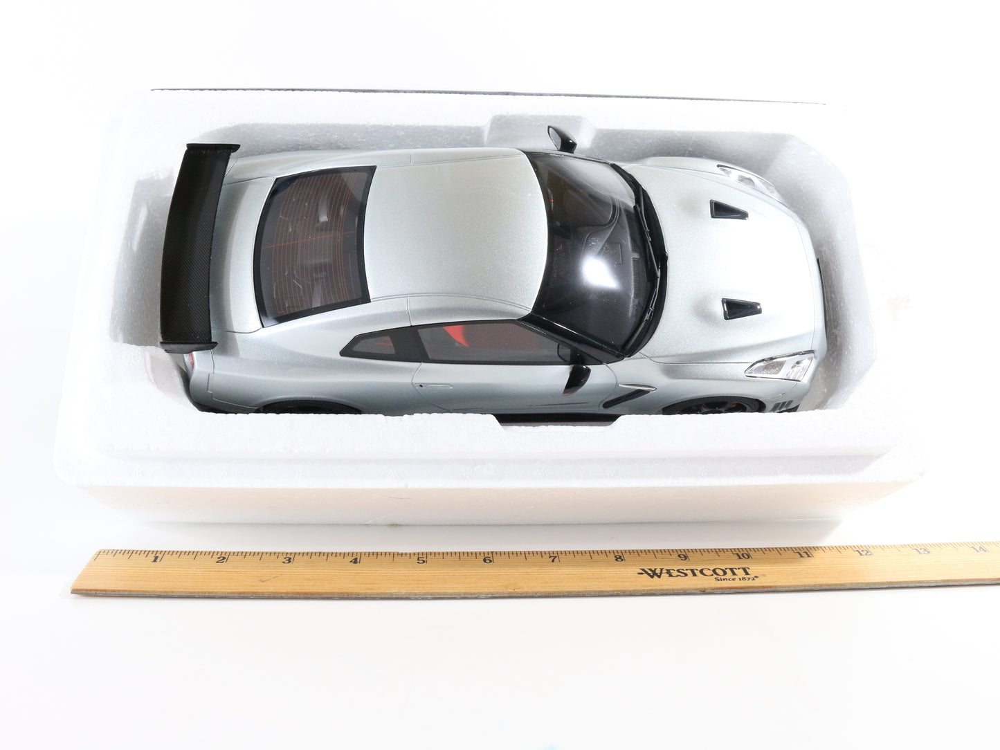 Nissan GT-R R35 NISMO Silver GT Spirit 1:18 Model Car