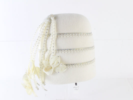 Shellie Mcdowell New York Ladies White Felt Boutique Hat W/ Rhinestones 7 56cm