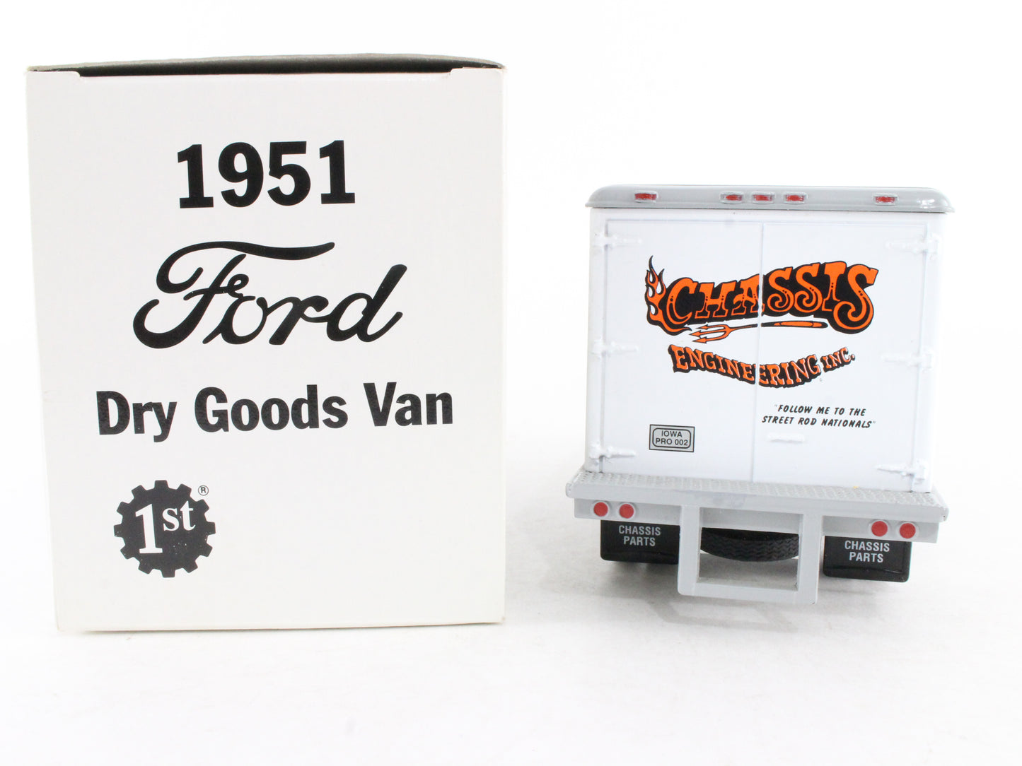 1951 Ford F-6 Dry Goods Van Chassis Engineering First Gear 1:34 Scale 19-1142