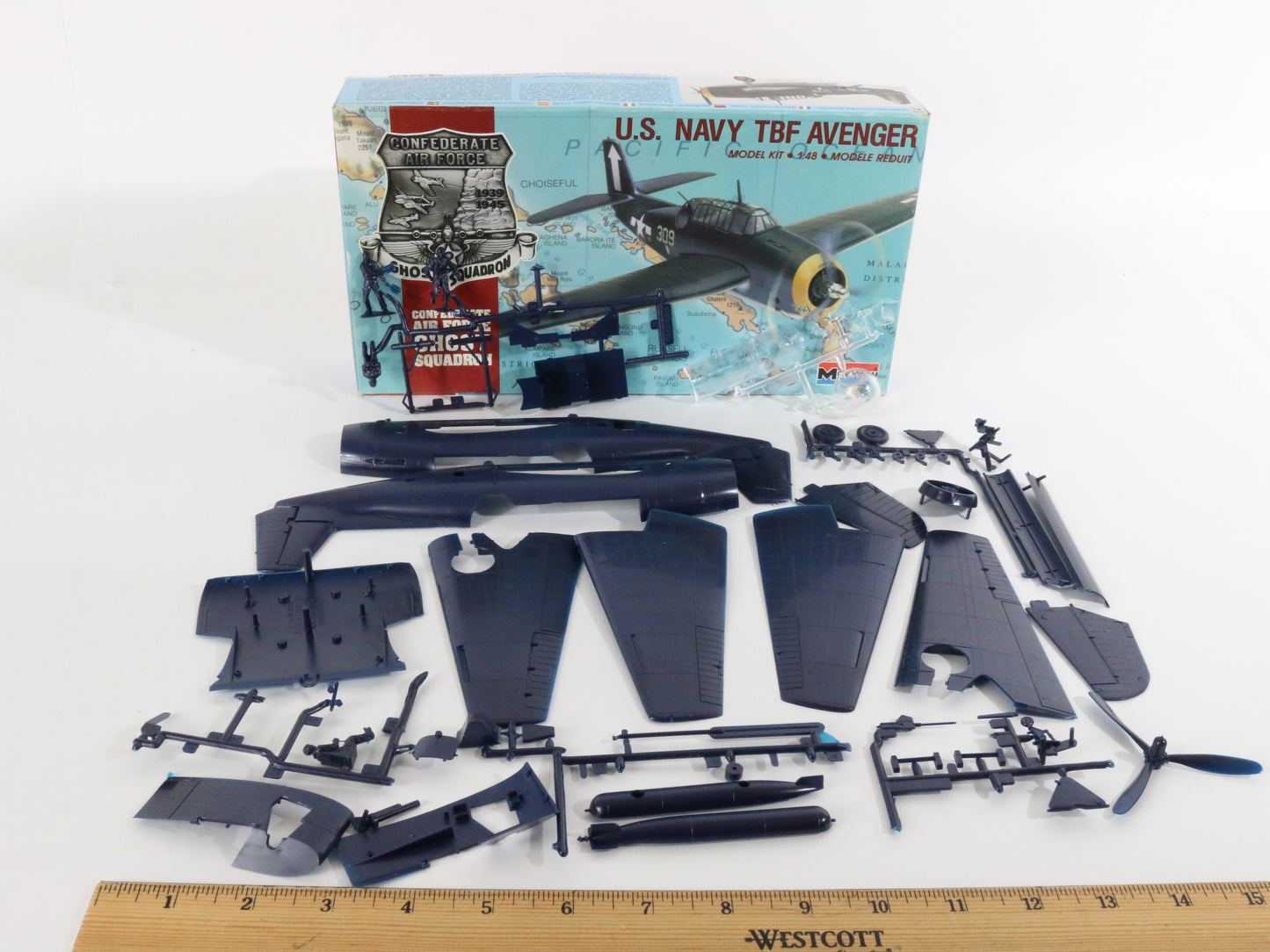 Us Navy TBF Avenger Fighter Plane Monogram Plastic Airplane Kit 1:48 5210