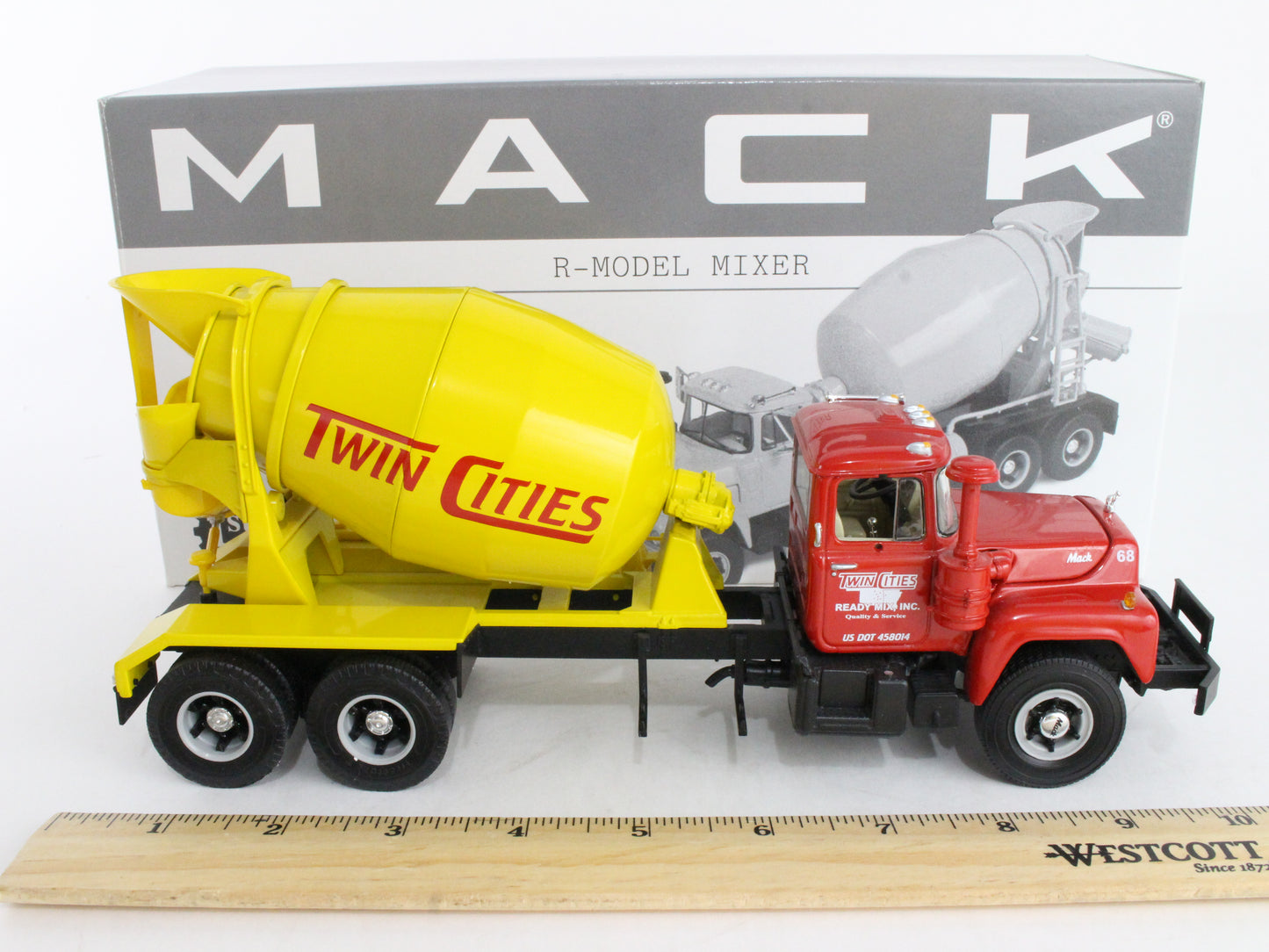 Mack R-Model Mixer Twin Cities First Gear 1:34 Model 19-2586