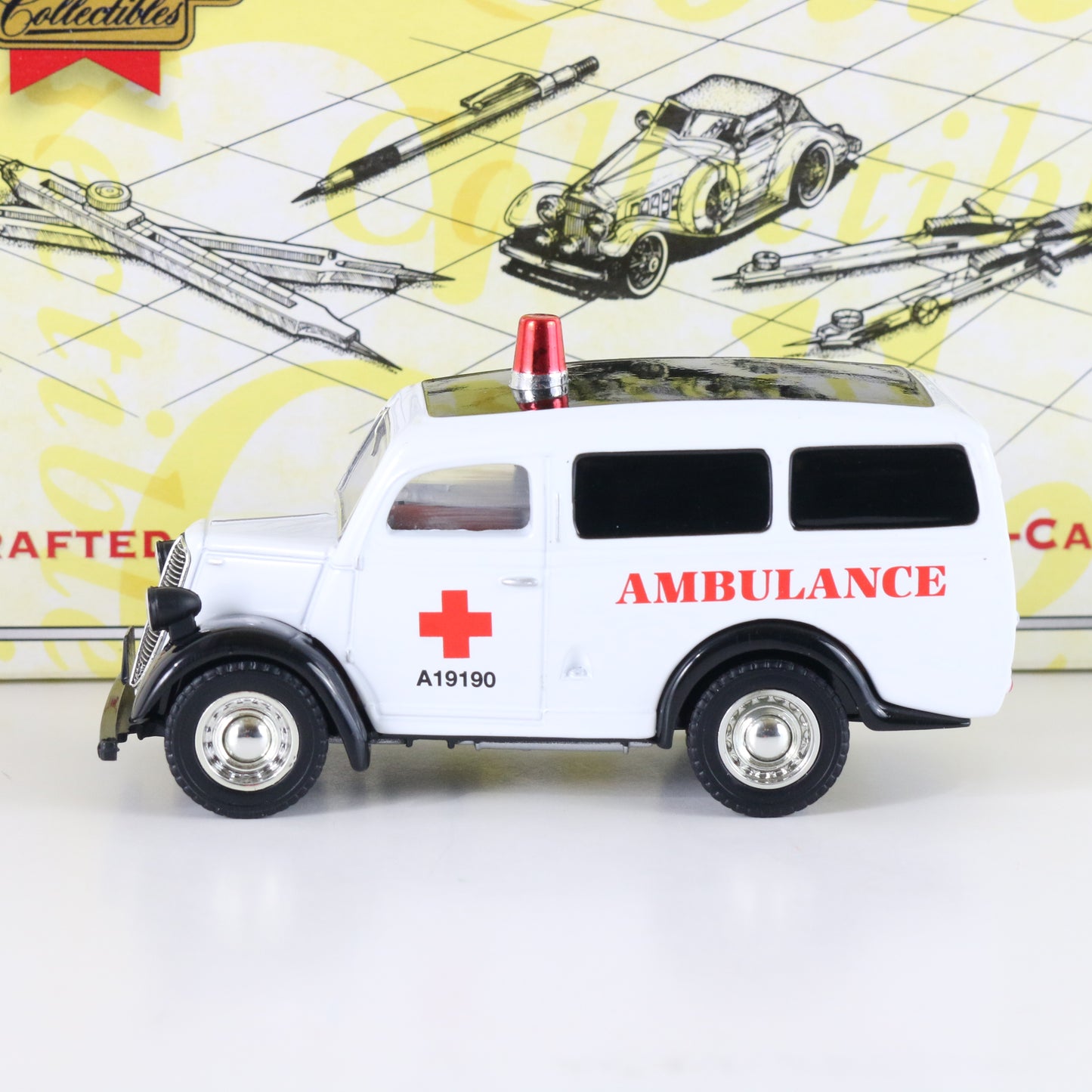 1950 Ford E83 W Ambulance Red Cross Matchbox 1:43 Model Car YYM38060