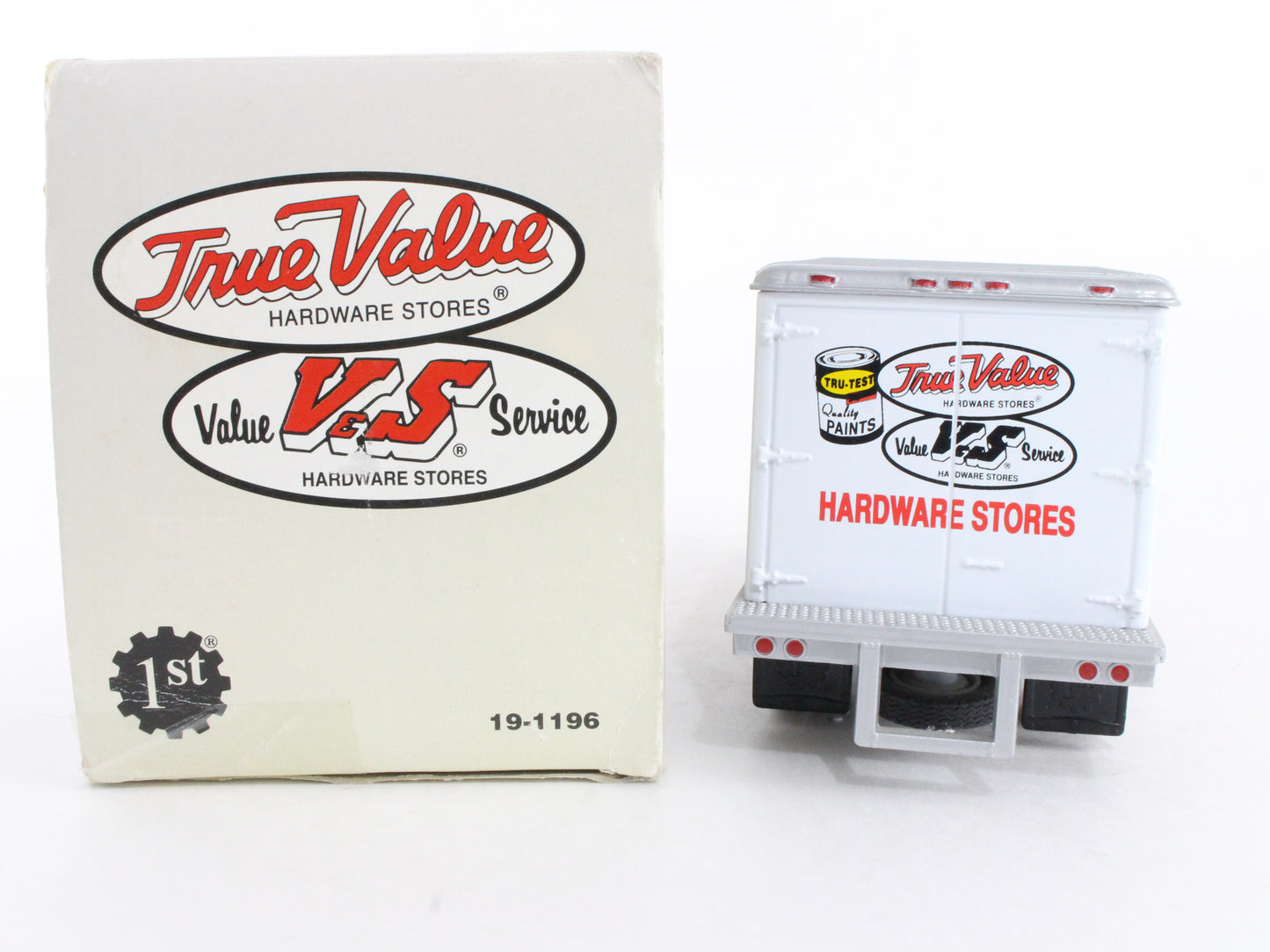 1952 GMC Dry Goods Van True Value First Gear 1:34 Scale Model 10-1196