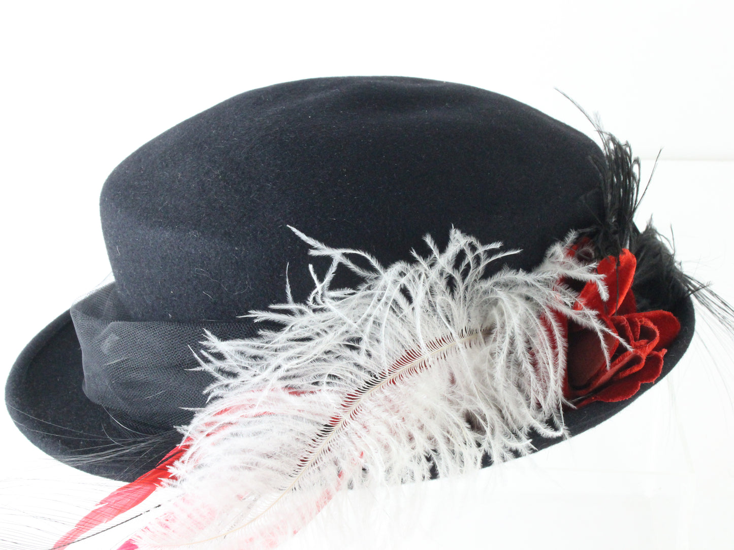 Chapeau Creations Ladies Black Fancy Boutique Felt Hat W/ Feathers 6 7/8 55cm