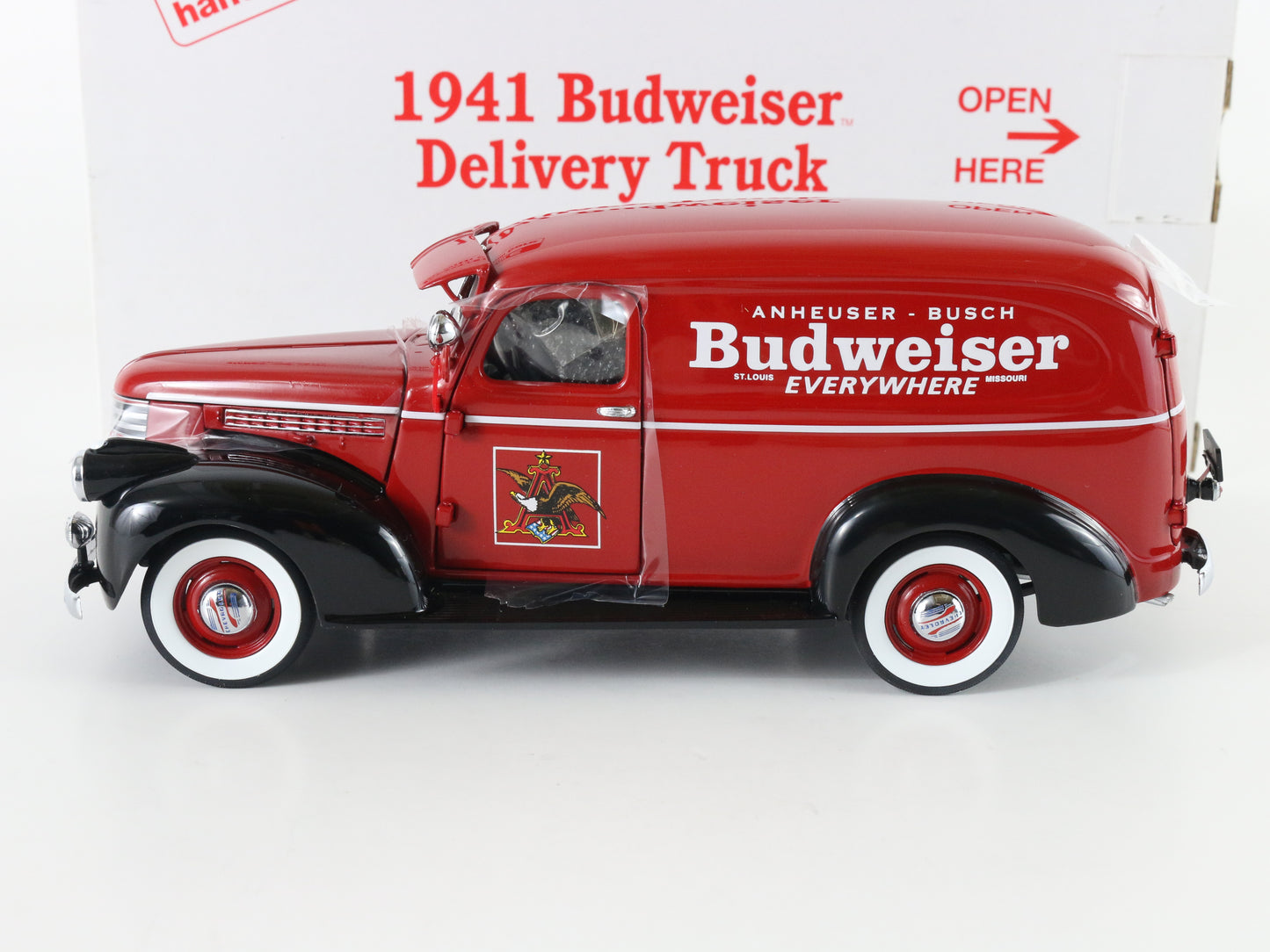 1941 Budweiser Delivery Truck Red & Black Danbury Mint 1:24 Model Car