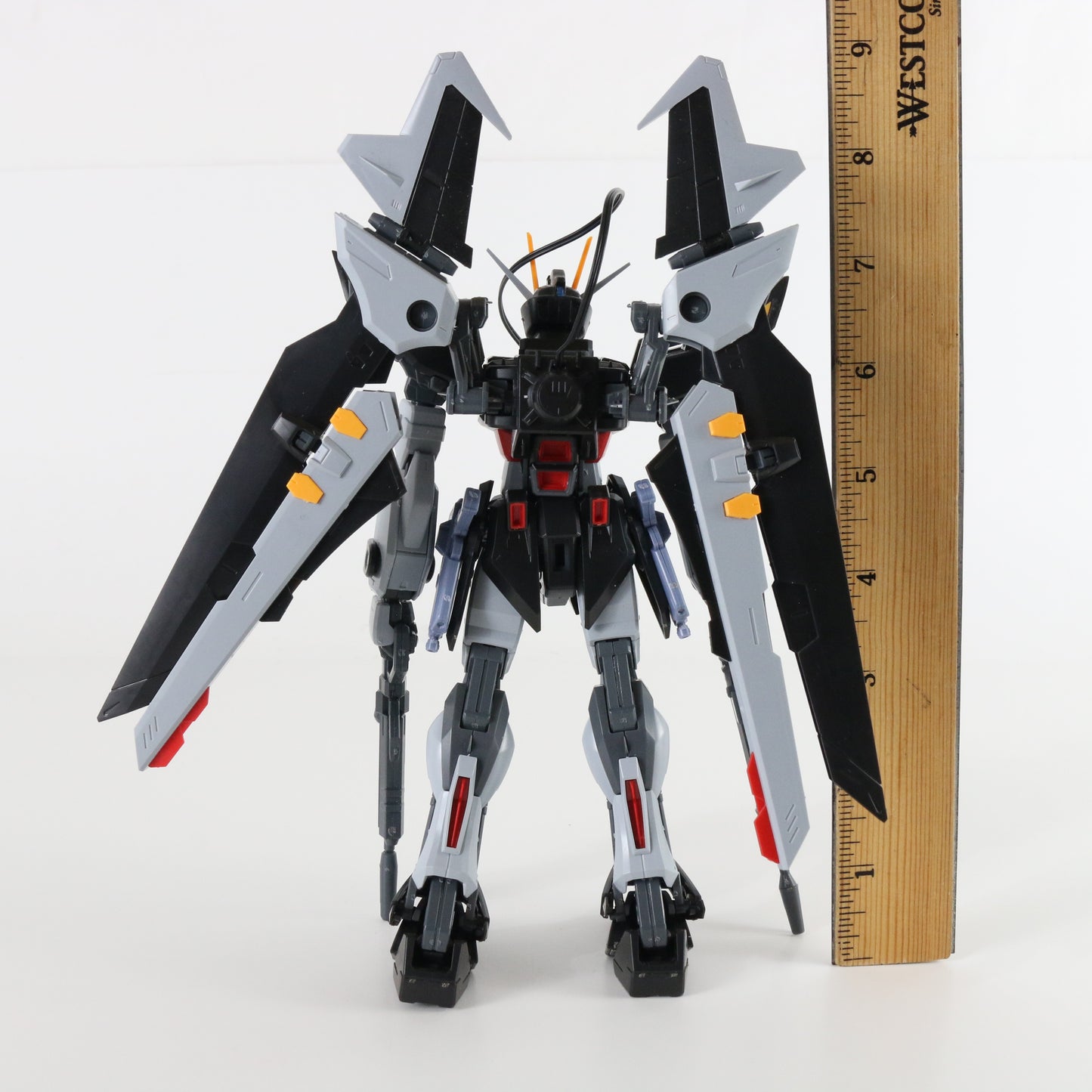 Strike Noir Gundam Mobile Suit Gunpla Bandai 1:100 Model BUILT