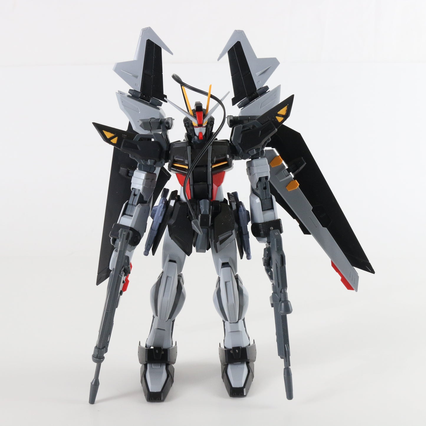 Strike Noir Gundam Mobile Suit Gunpla Bandai 1:100 Model BUILT