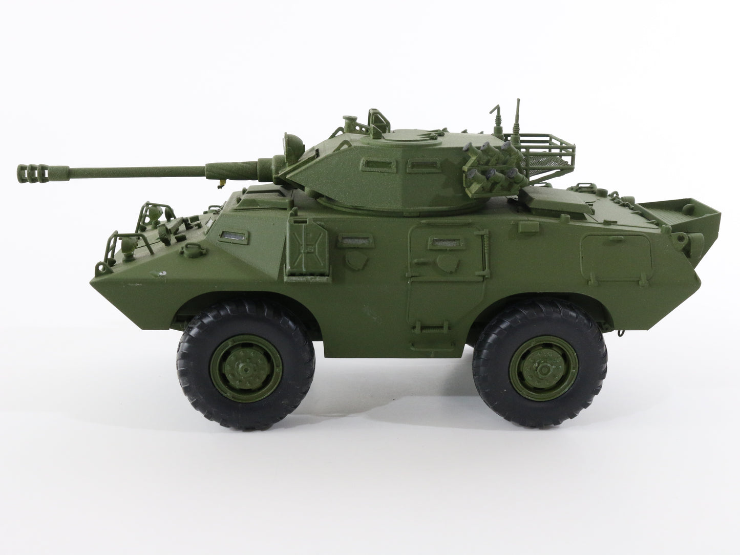 LAV-150 Commando Afv 90mm Gun Hobbyboss? 1:35 Built Military Model