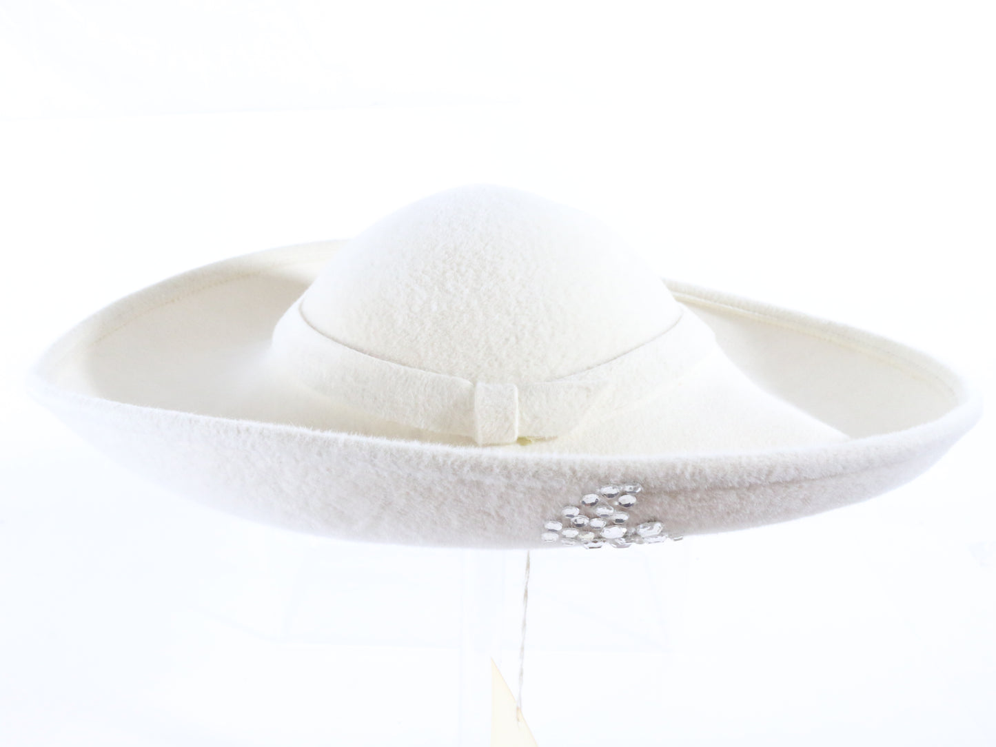 George Zamaul New York Ladies Boutique White Felt Hat W/ Rhinestones 7 56cm