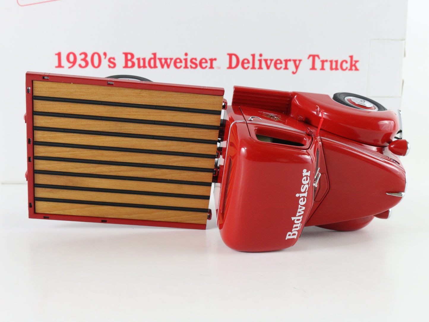 1930s Budweiser Stakebed Delivery Truck Red Danbury Mint 1:24 Model Car W/ Kegs