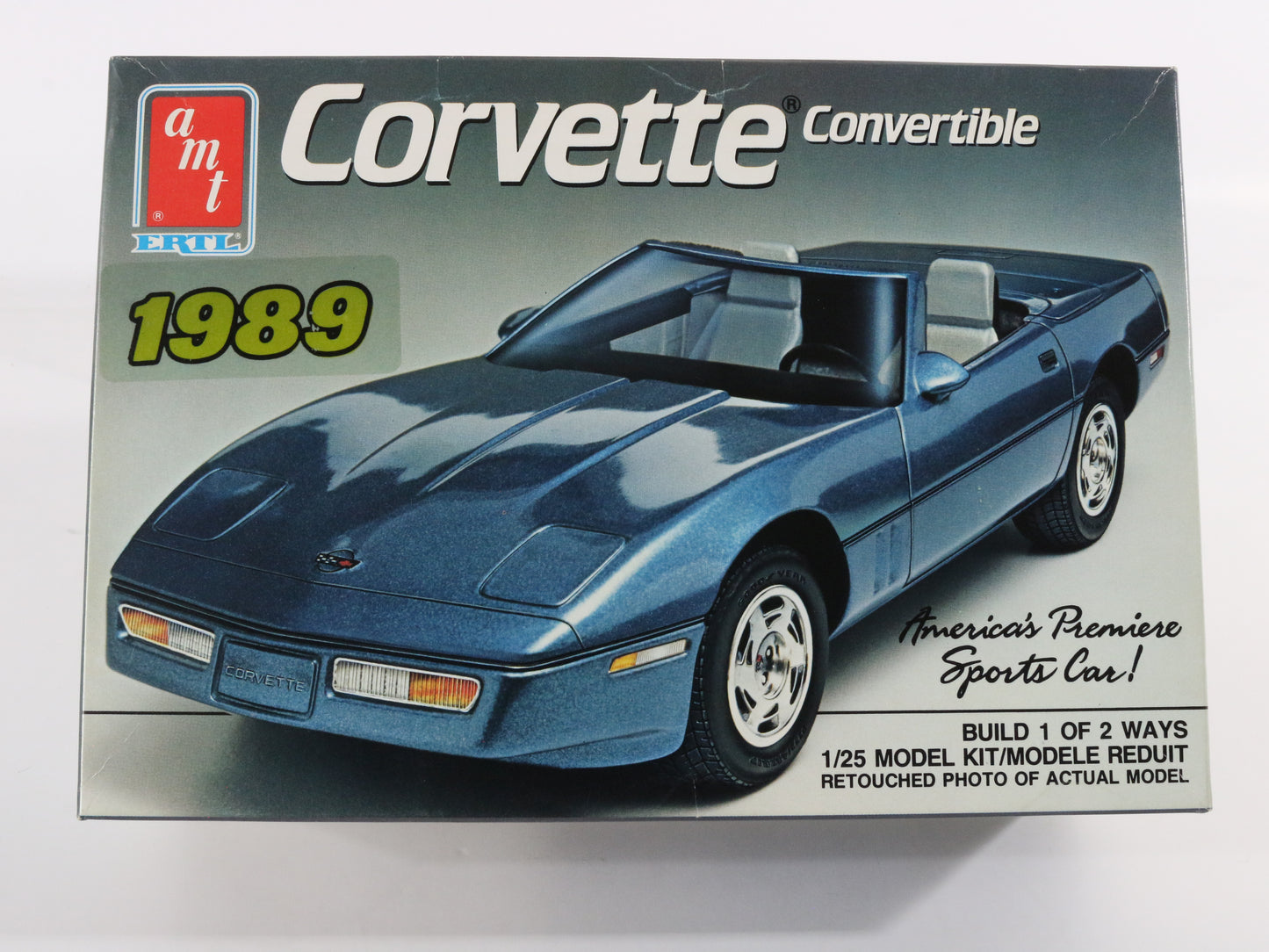 1989 Chevrolet Corvette Convertible Plastic Model Car Kit AMT ERTL 1:25 6266