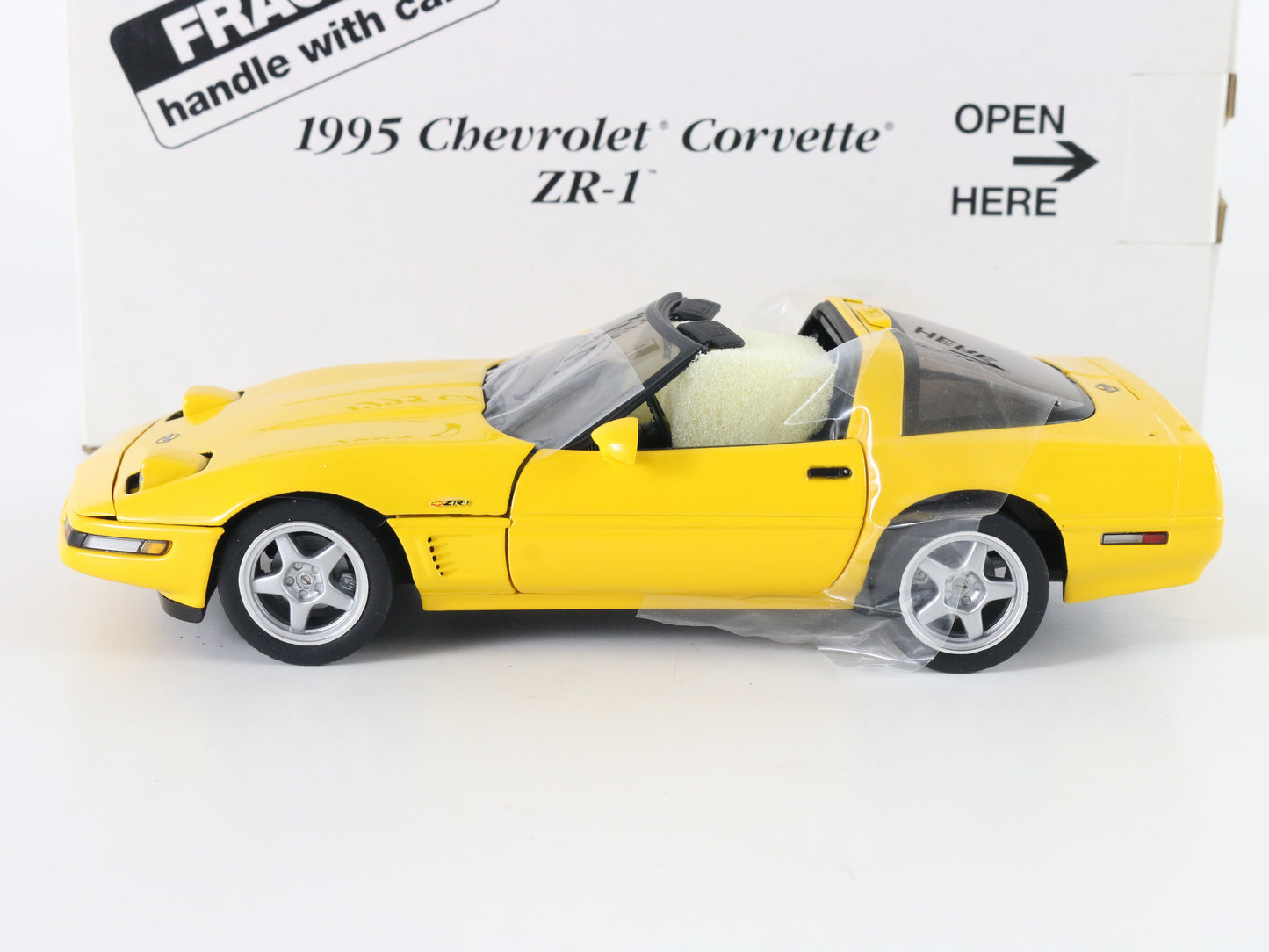 1995 Chevrolet Corvette ZR-1 Yellow Danbury Mint 1:24 Model Car