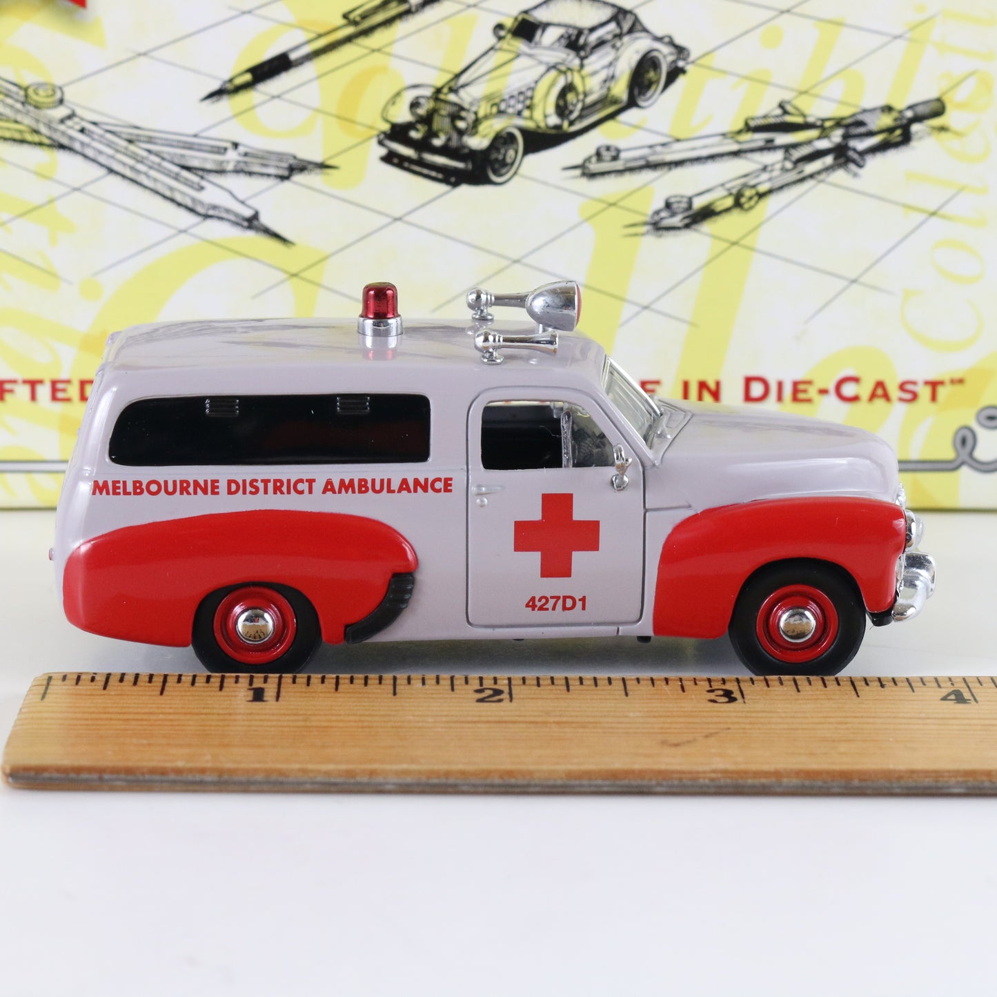 1955 Holden FJ Van Australian Field Service Ambulance Matchbox 1:43 YYM38061