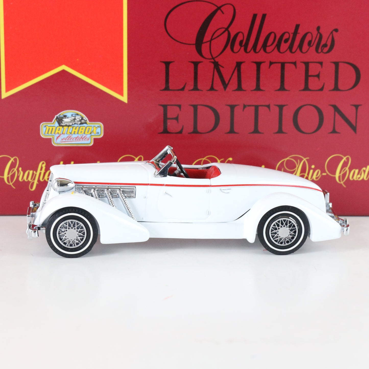 1935 Auburn 851 Supercharged Speedster Le Dinky Matchbox 1:43 Dym38179