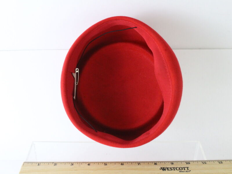 Sonni Of California Ladies Red Felt Pillbox Hat Church Hat Sunday 7 1/8 57cm