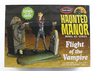 Polar Lights 1/12 Kit Haunted Manor Flight Of The Vampire Pol977/12