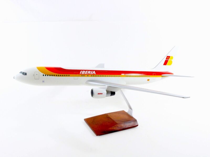 Boeing 777? Iberia 20+" Wood Built W/ Stand Vintage PACMIN 1/100 Desk Model