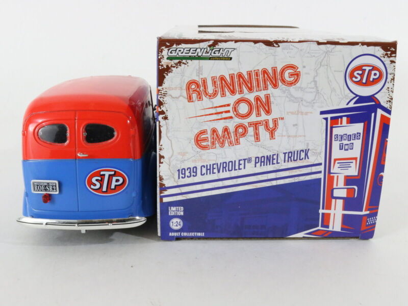 1939 Chevrolet Panel Truck STP Running On Empty Greenlight 1:24 Model Car 85022